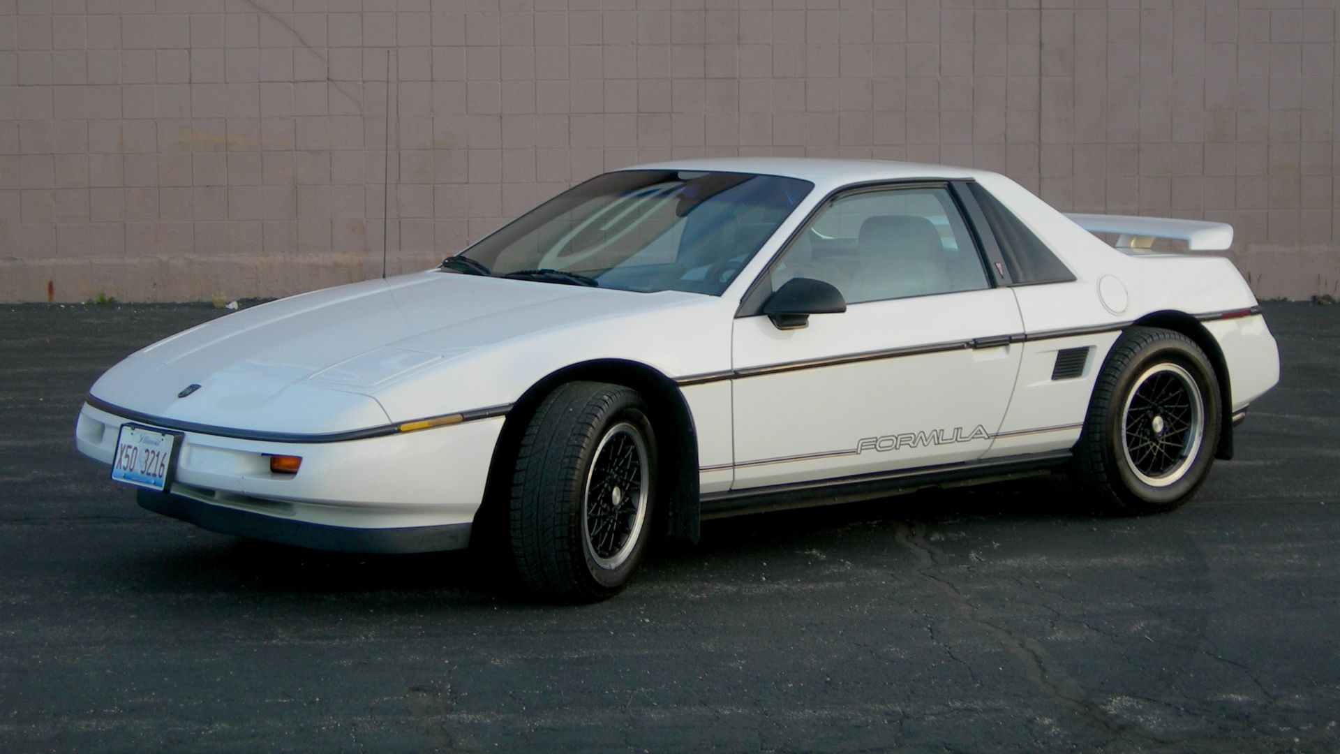 File:Fiero88.JPG