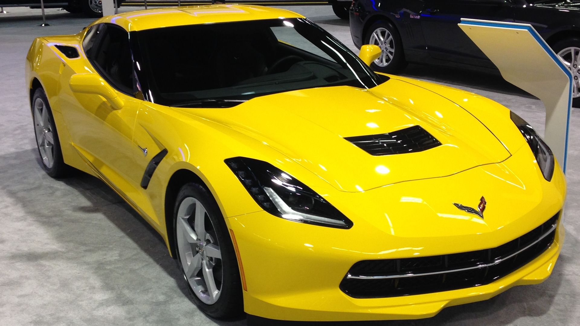 File:2014 Chevy Corvette Stingray in yellow at LA Auto Show.jpg