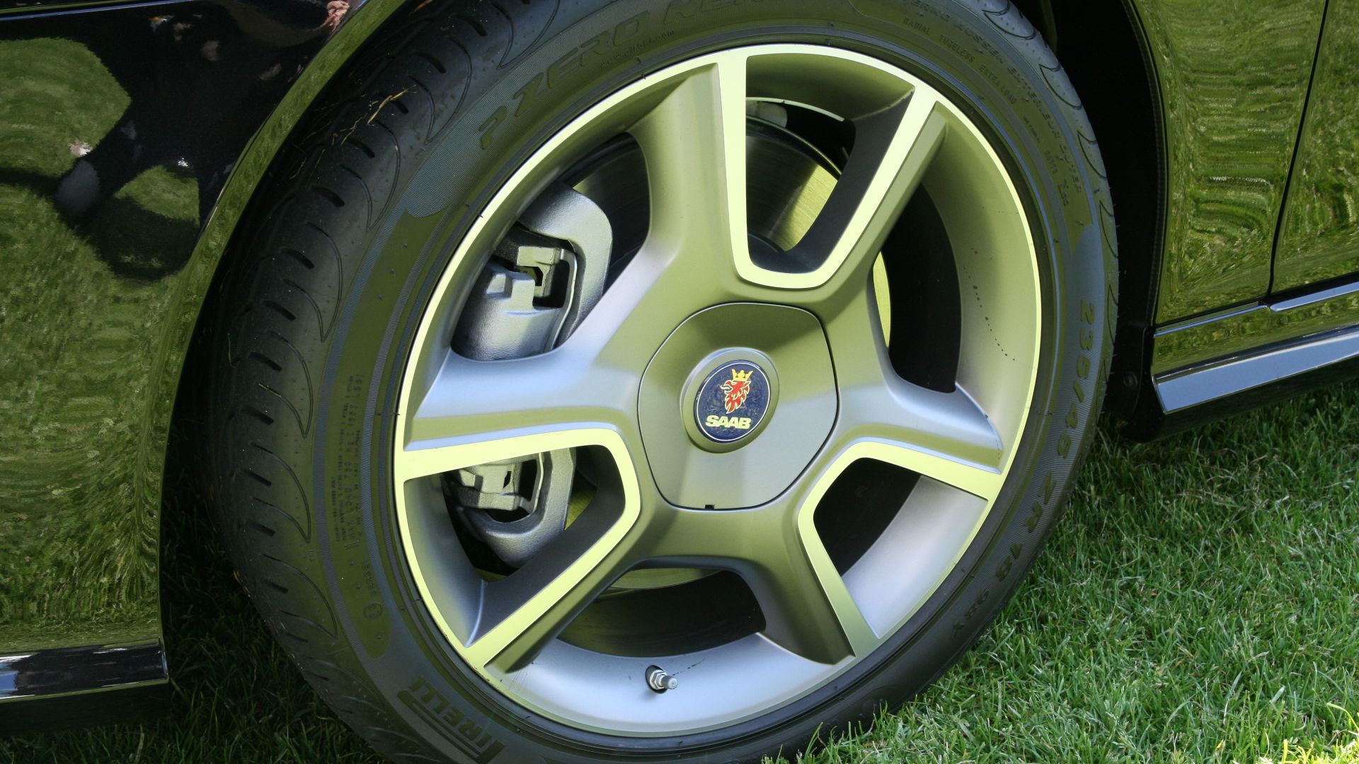 File:Saab 9-3 Turbo X alloy wheel.jpg