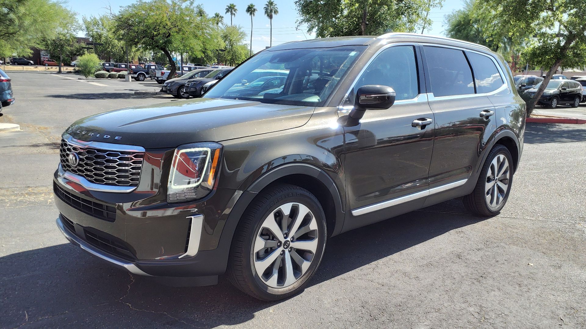 File:20 Kia Telluride EX.jpg