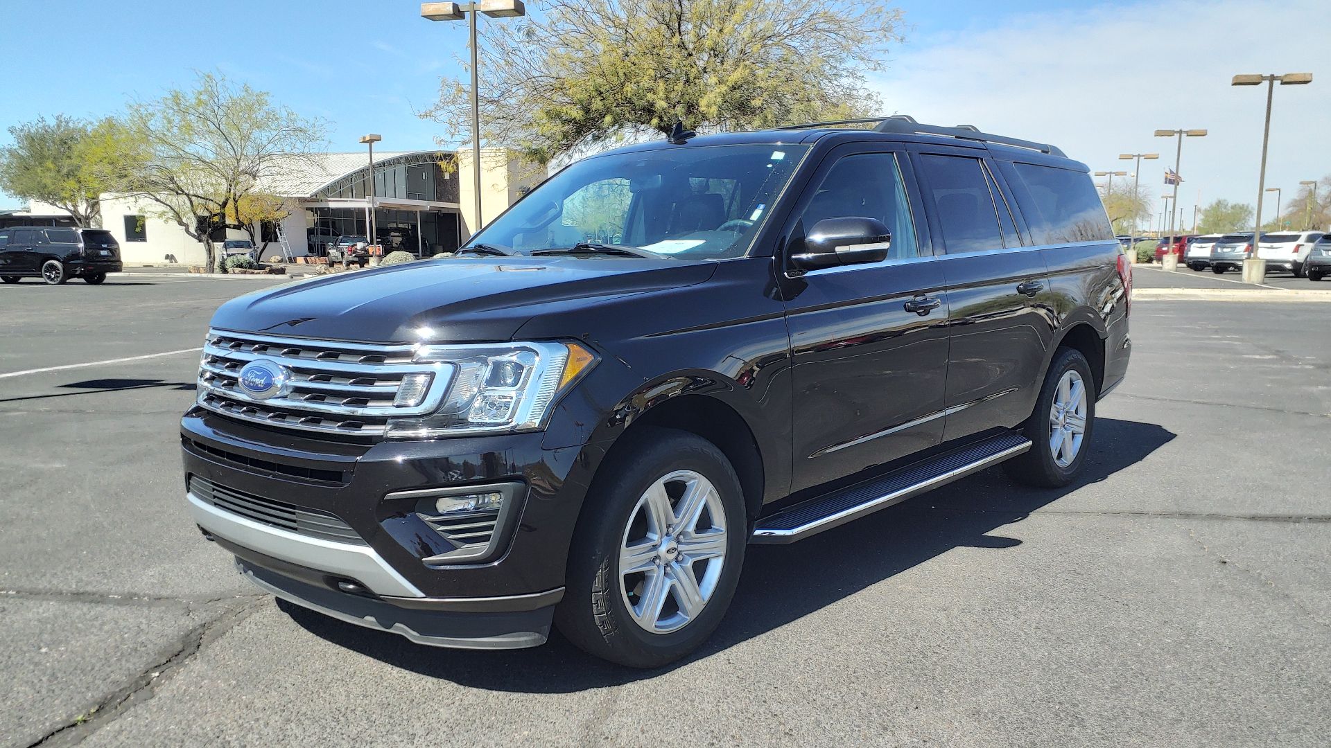 File:19 Ford Expedition Max XLT.jpg