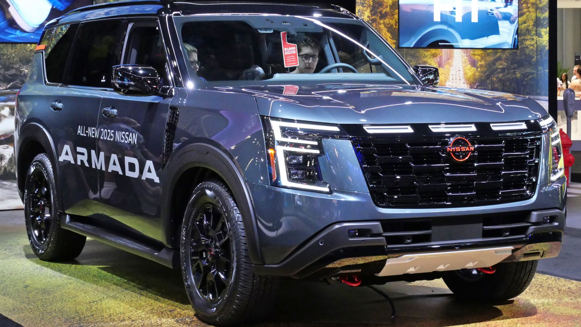 File:2025 Nissan Armada Pro-4X, front NYIAS 2025.jpg