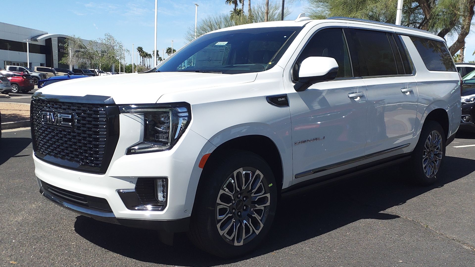 File:23 GMC Yukon XL Denali Ultimate (2).jpg