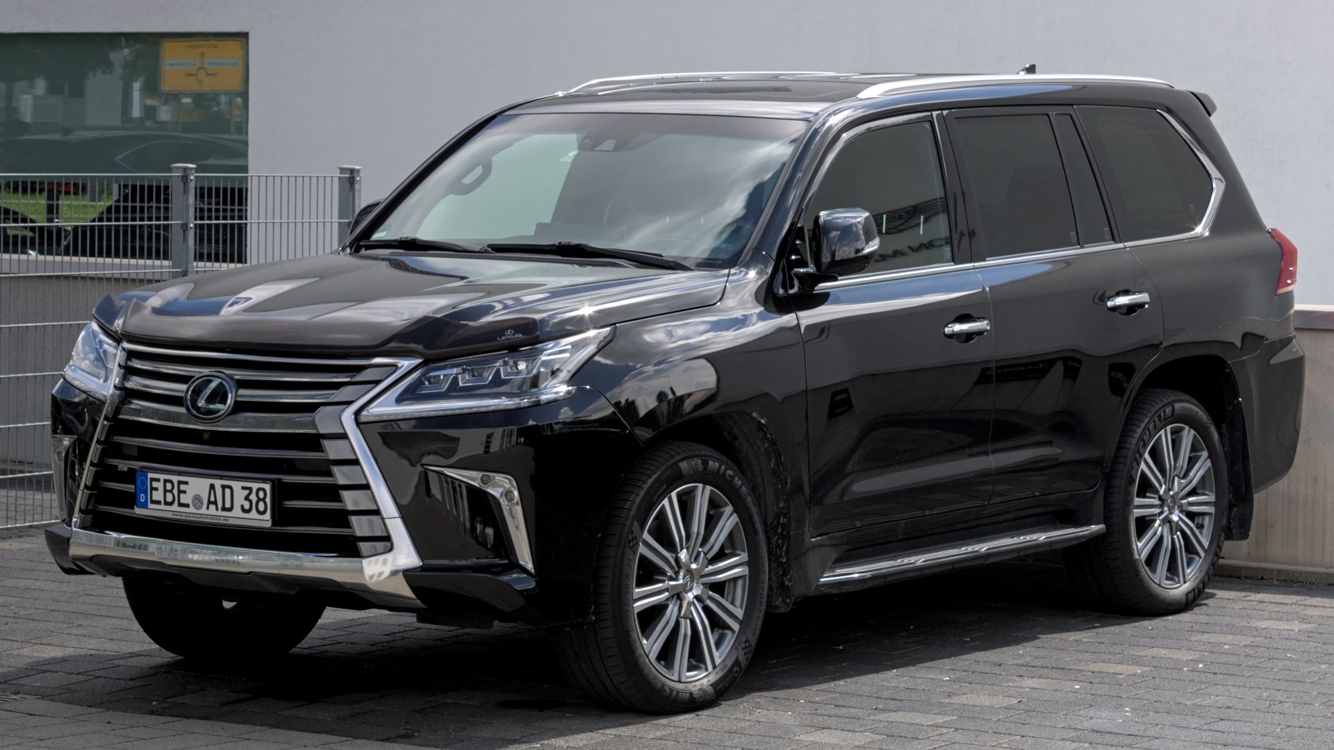 File:Lexus LX 570 (URJ201W) IMG 4913.jpg