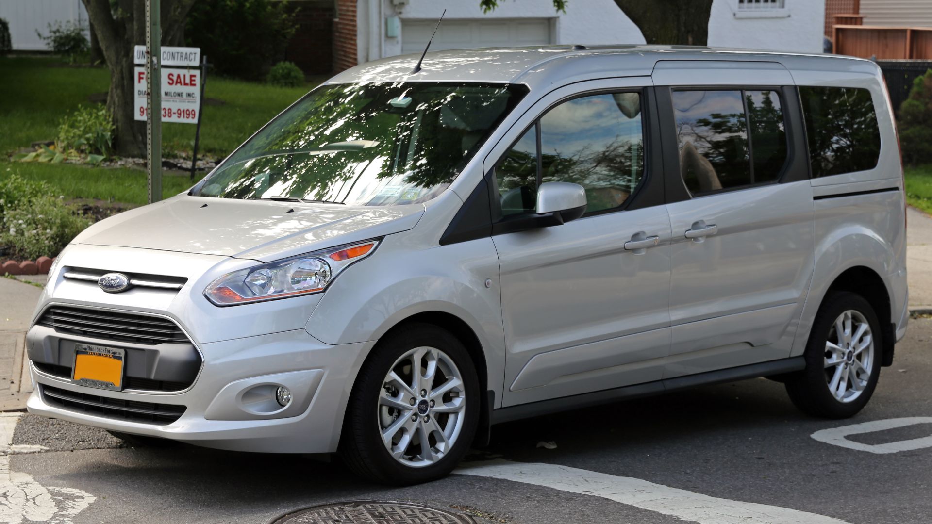 File:2014 Ford Transit Connect Wagon Titanium LWB front left.jpg