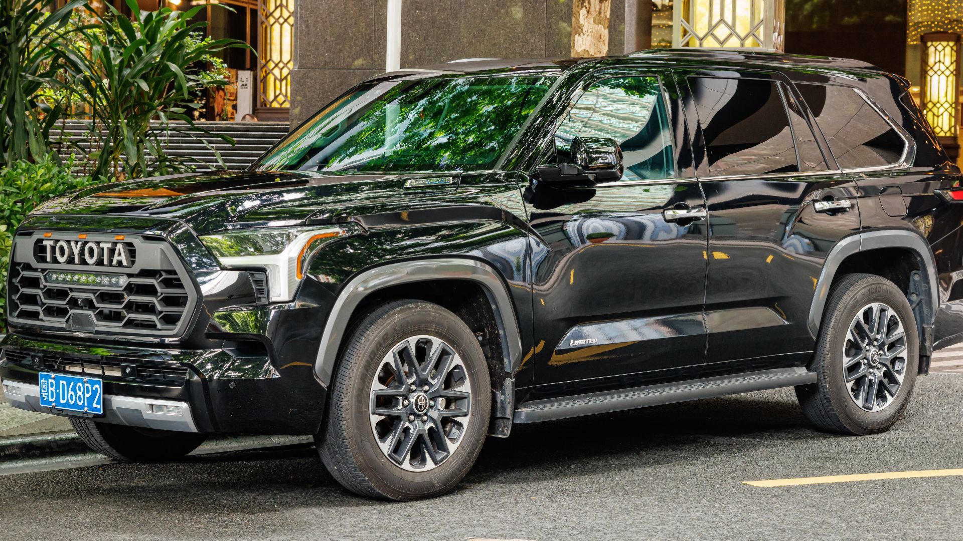 File:TOYOTA SEQUOIA (XK80) China (2).jpg