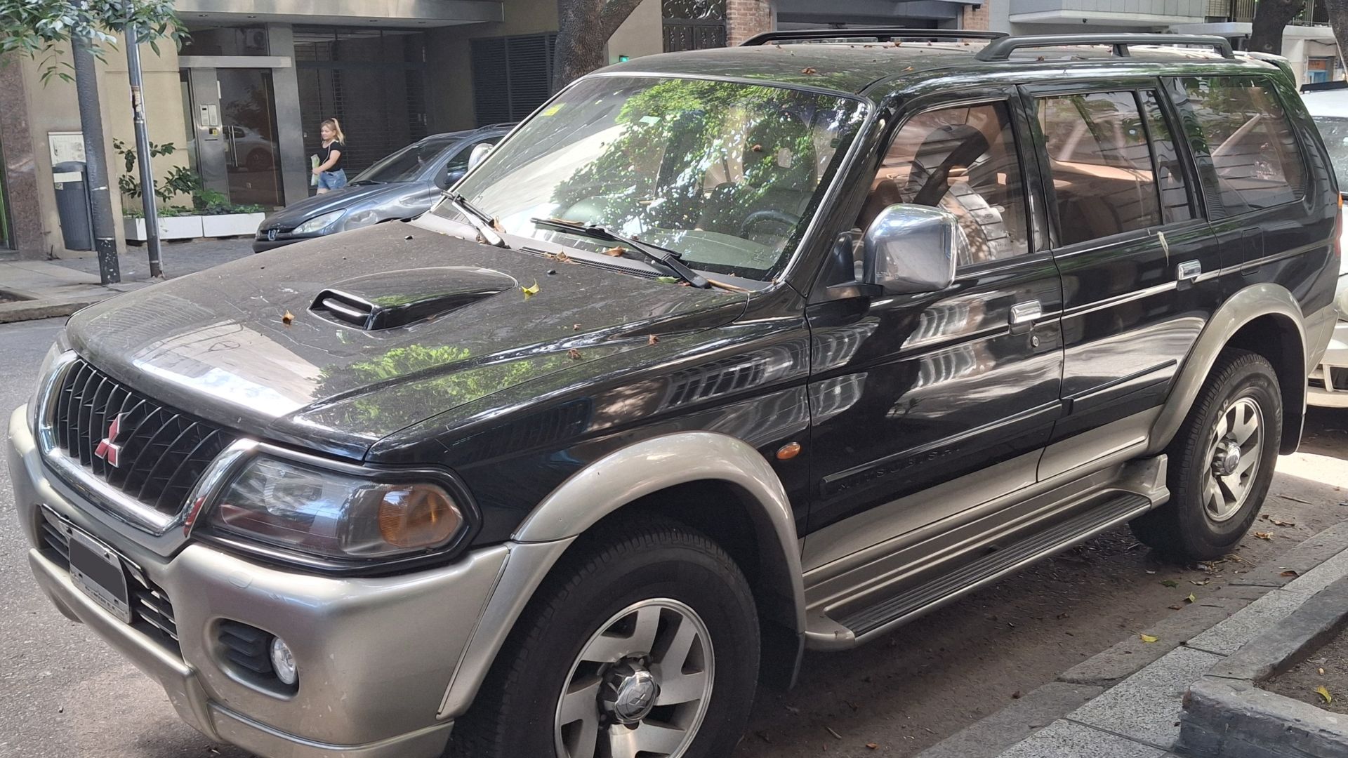File:2001 Mitsubishi Montero Sport V6 XLS.jpg