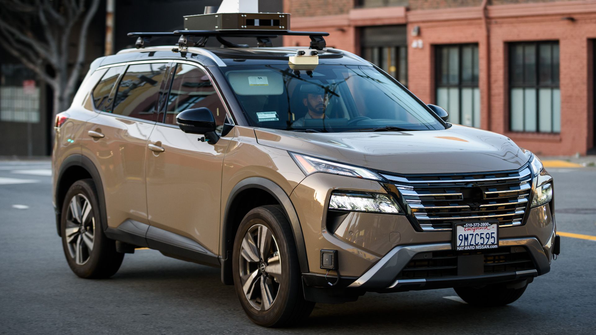 File:Unmarked Nissan Rogue - Possible Test Autonomous Vehicle - San Francisco, May 2025 02.jpg