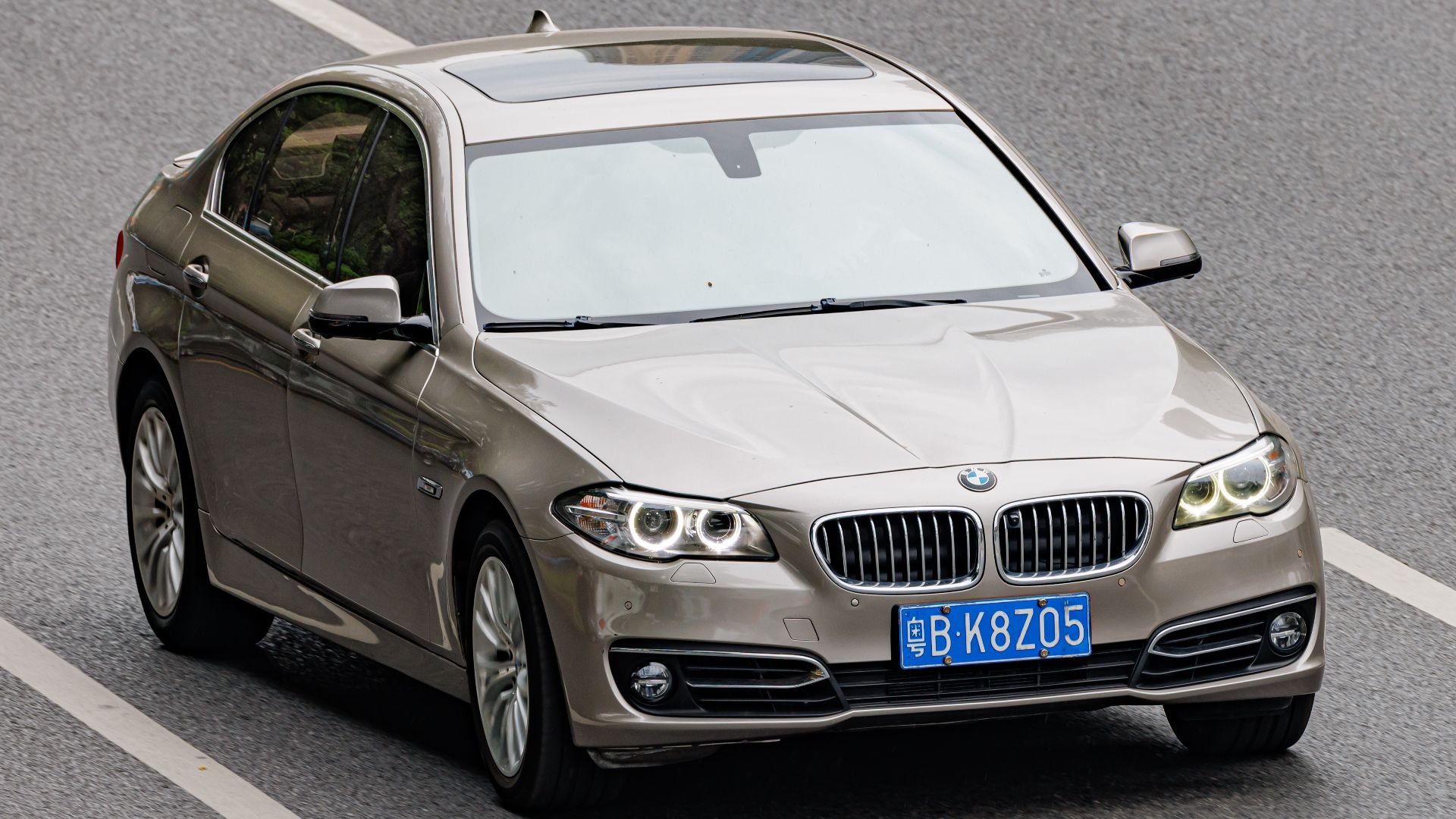 File:BMW 5 SERIES LWB SEDAN (F10) China (12).jpg