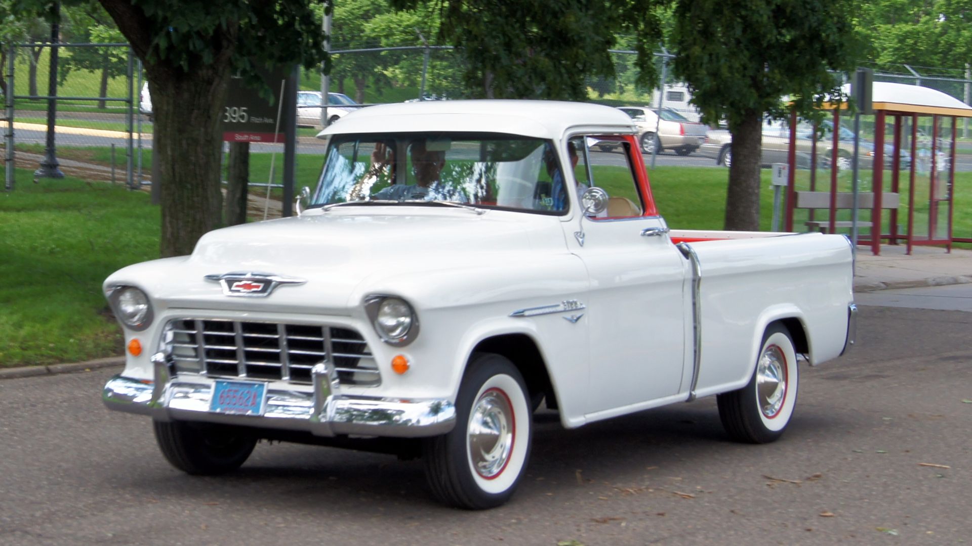 File:55 Chevrolet 3100 Cameo 1 2 Ton Pick-Up (9135217392).jpg