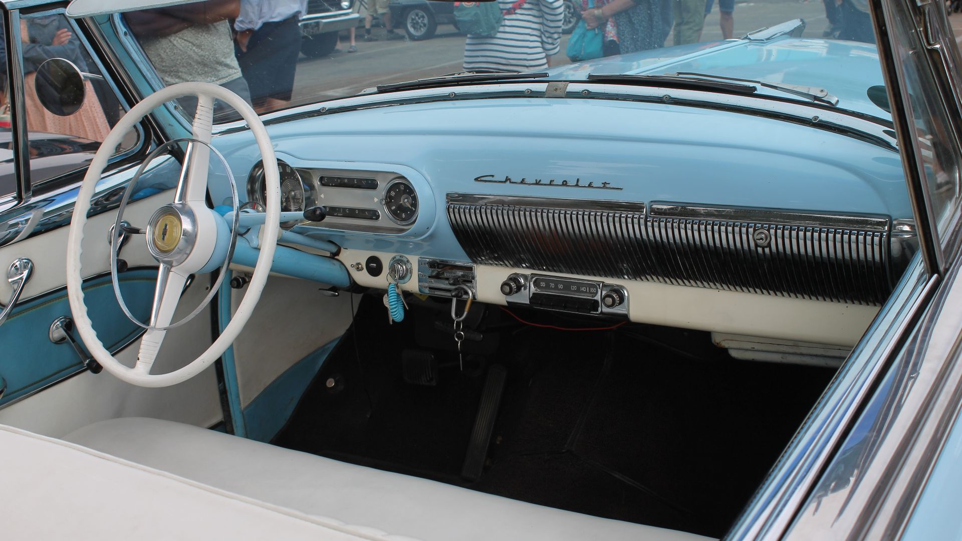File:Chevrolet Bel Air Convertible (intérieur) 01.jpg