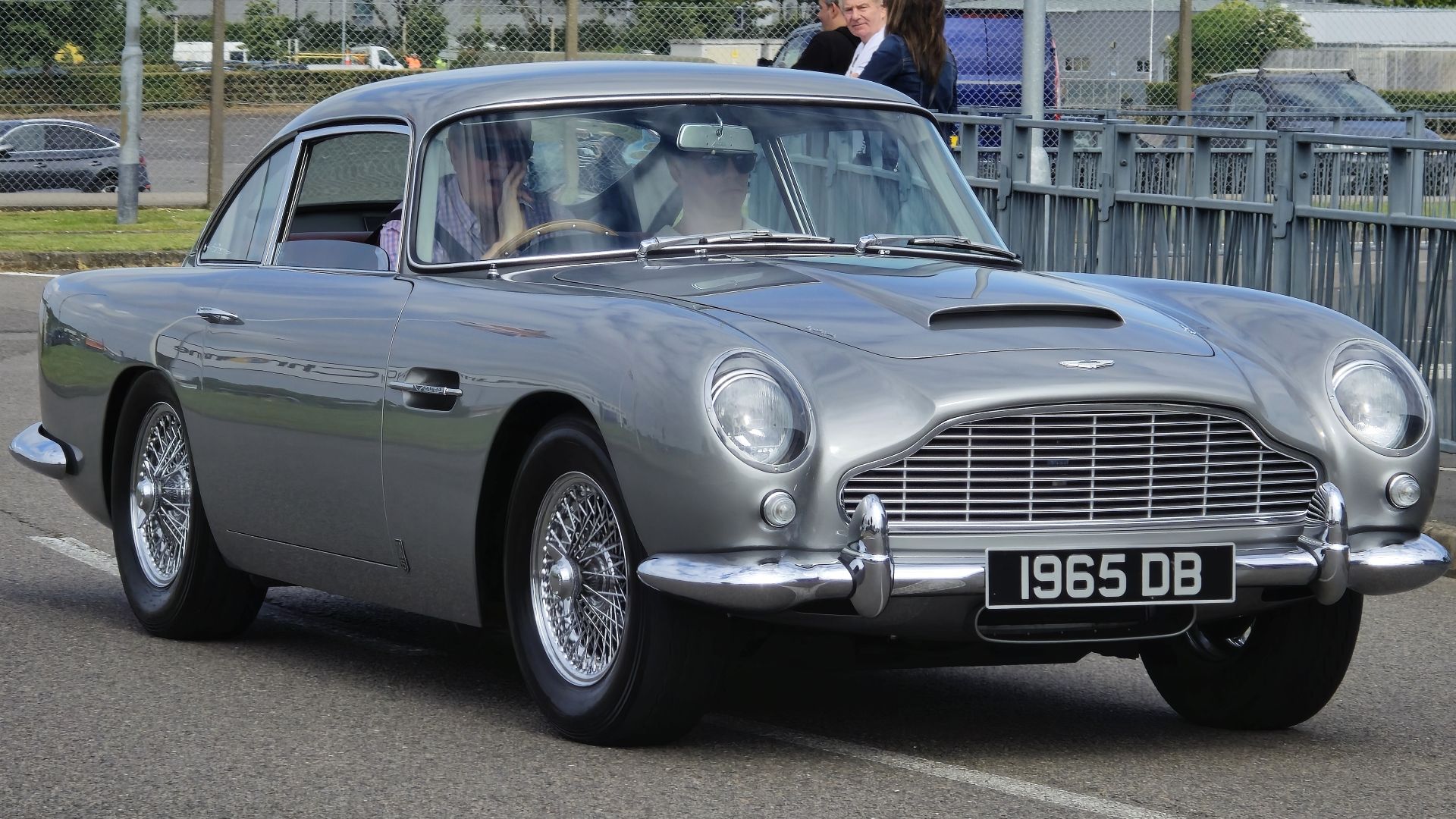 File:1965 Aston Martin DB5 Vantage SCD 24.jpg