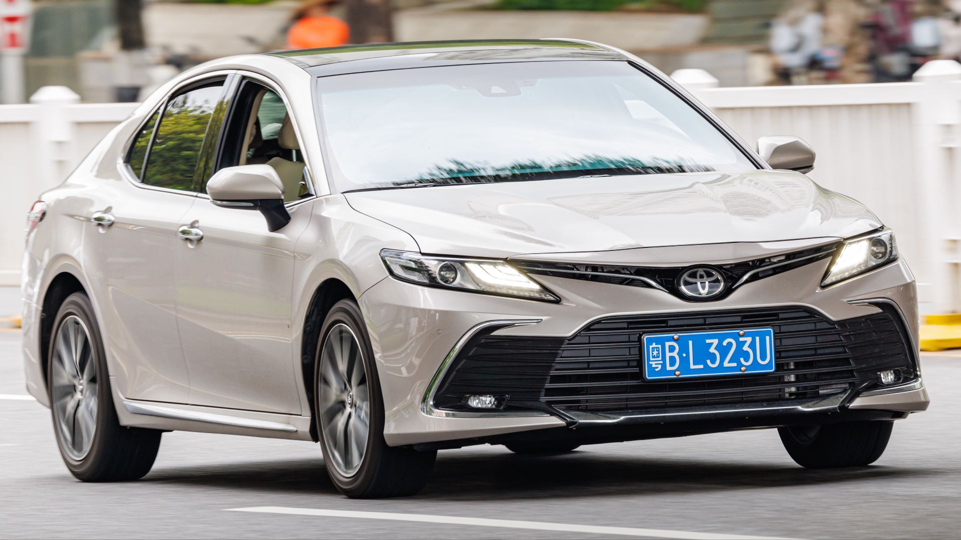 File:TOYOTA CAMRY (XV70) China (85).jpg