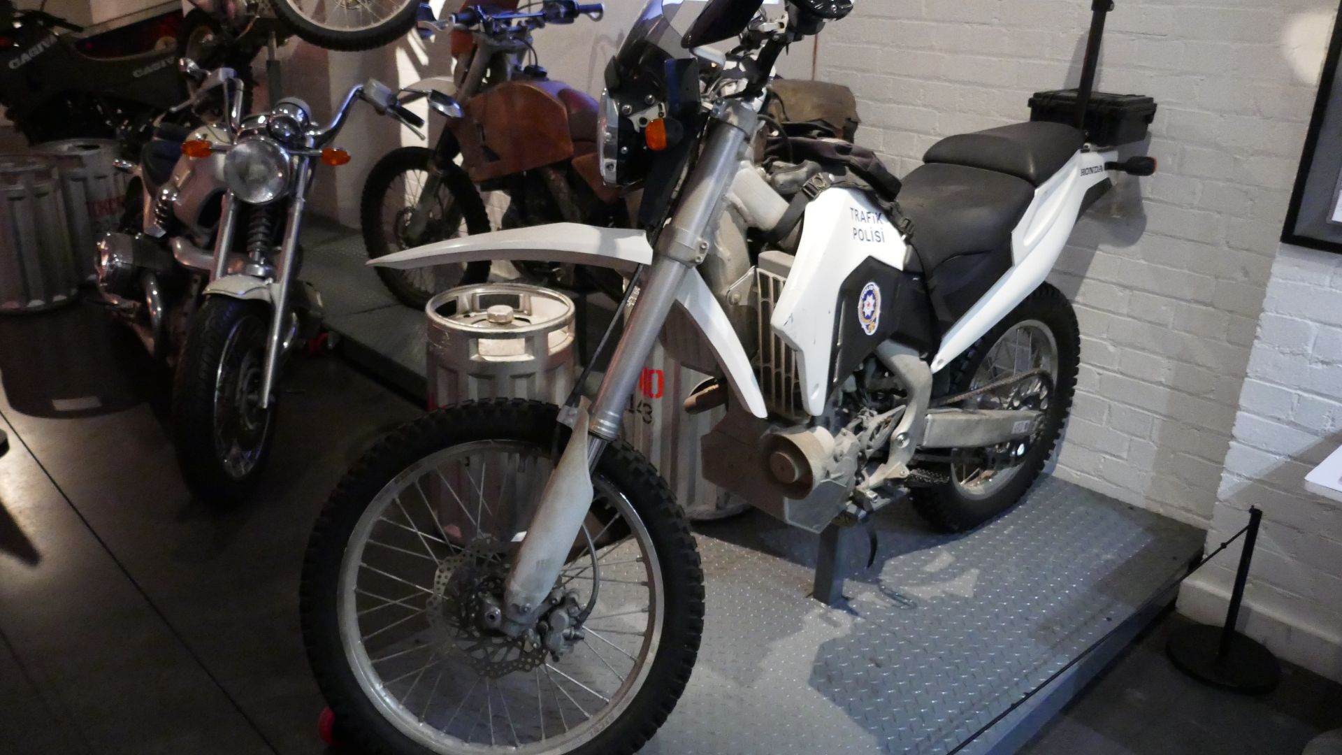 File:Skyfall - Honda CRF250R (Turkish Police).jpg