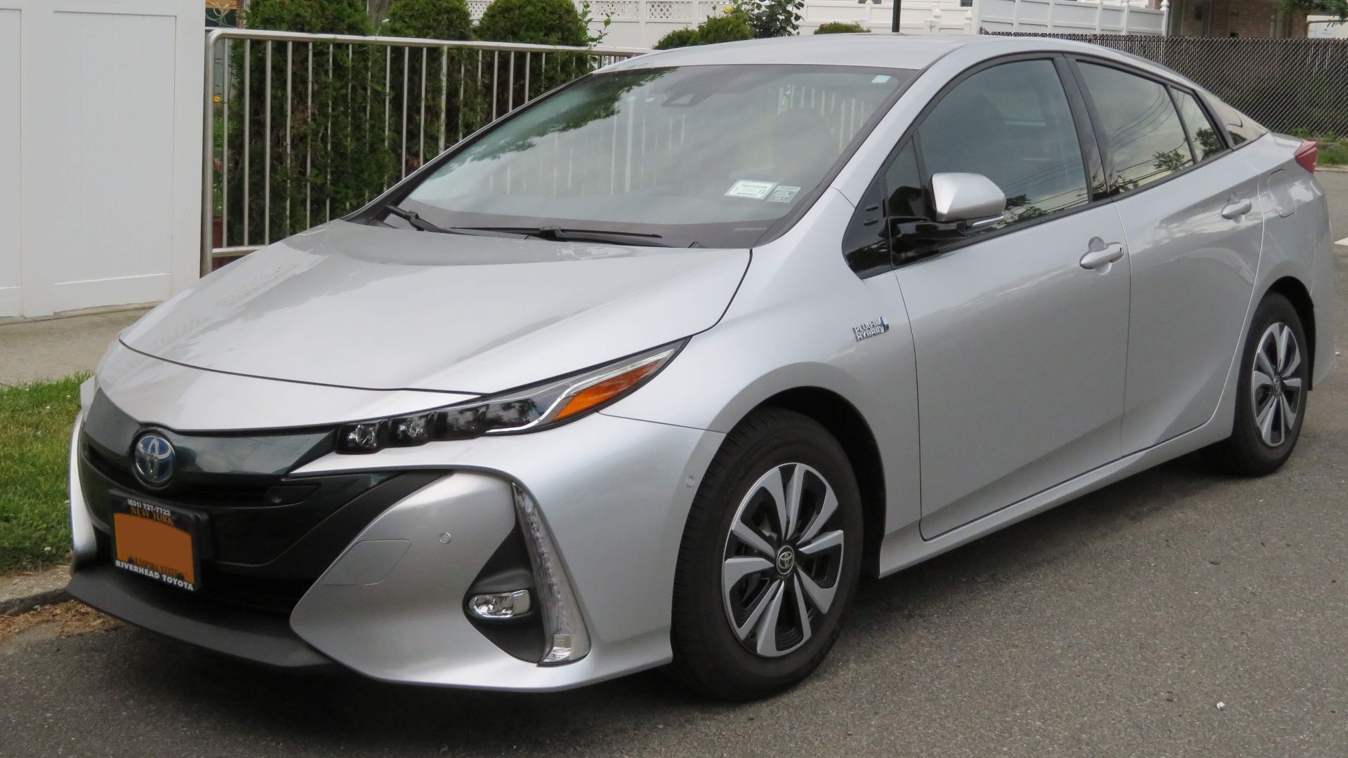 File:2017 Toyota Prius Prime front 6.20.18.jpg