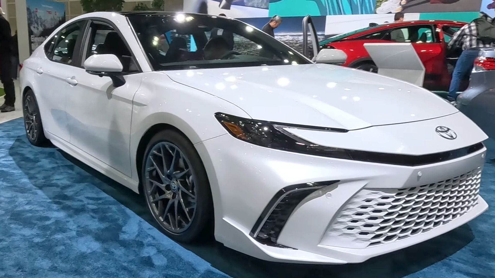 File:2025 Toyota Camry Hybrid XSE AWD (United States) front view.png