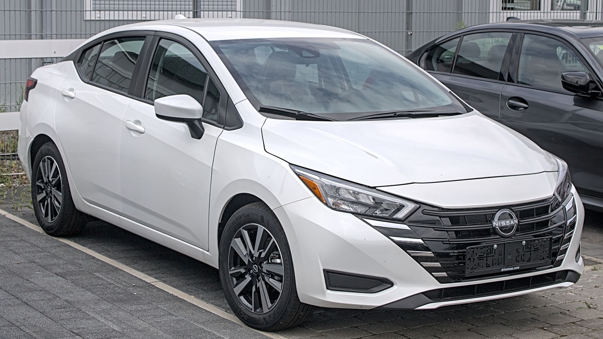 File:2023 Nissan Versa (N18) IMG 3105.jpg