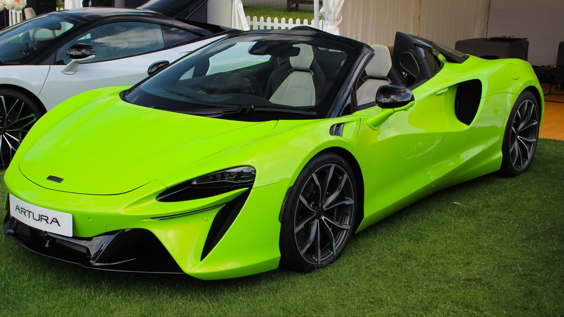 File:2024 McLaren Artura Spider.jpg