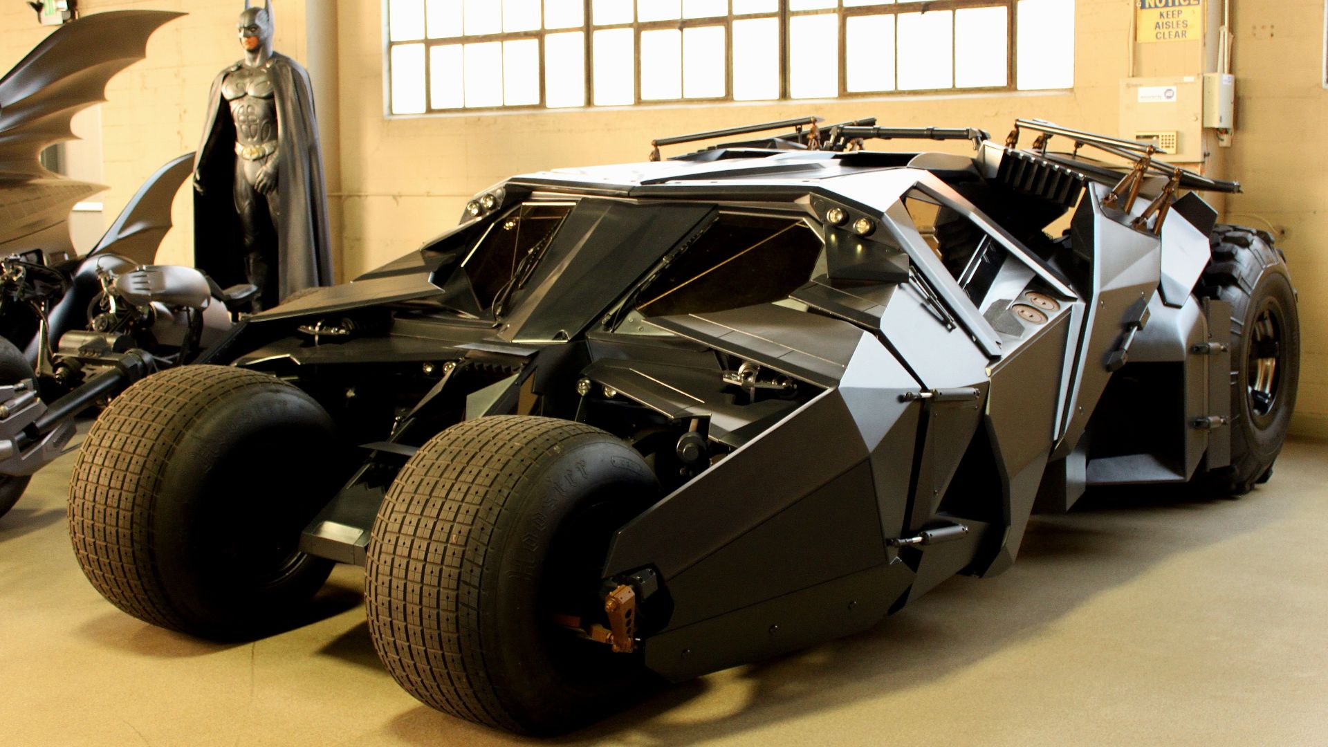 File:Warner Brothers Studios VIP Tour - Hollywood, California - Batmobile The Tumbler (10709068926).jpg