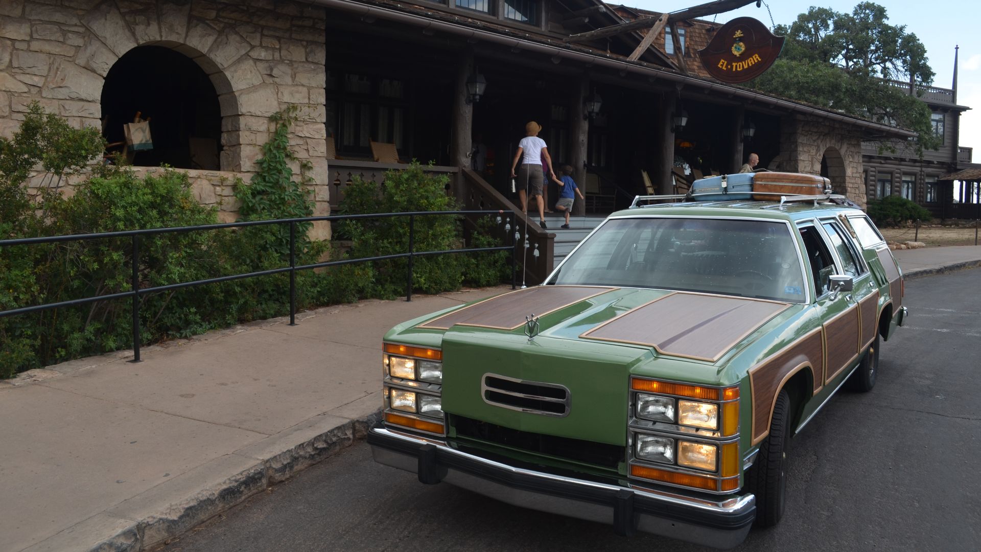 File:Griswold-Vacation-Truckster-SteveGriswold.jpg