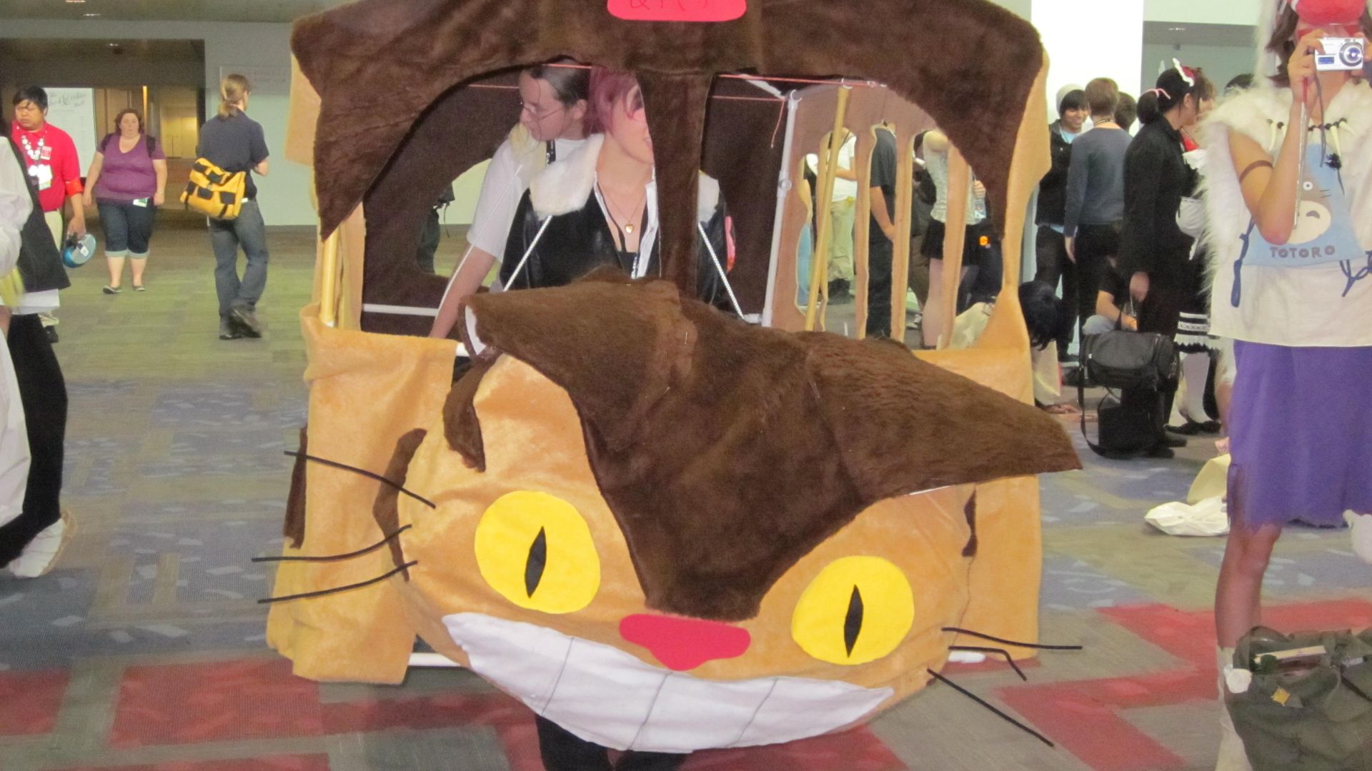File:Catbus mockup at FanimeCon 2010-05-29 1.JPG