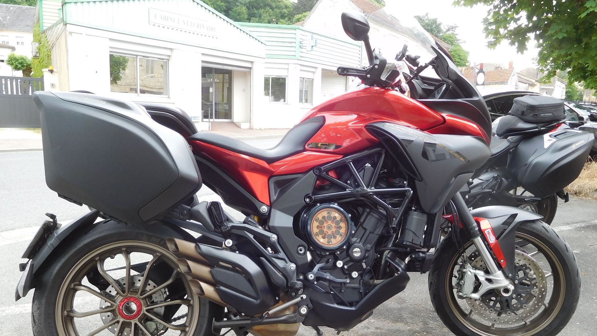 File:MV Agusta Turismo Veloce 800 Lusso SCS (1).jpg