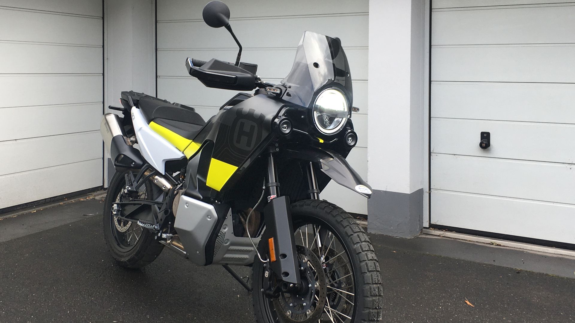 File:Husqvarna 901 Norden.jpg