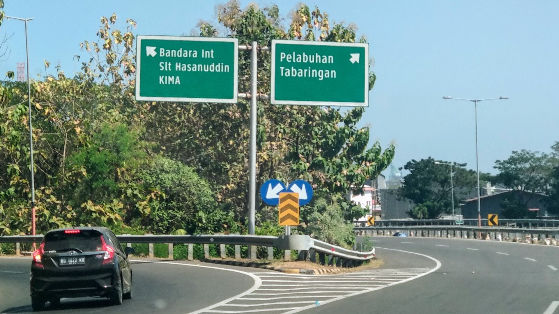File:Indonesia Toll Road Sign - Makassar 2019 (2).jpg