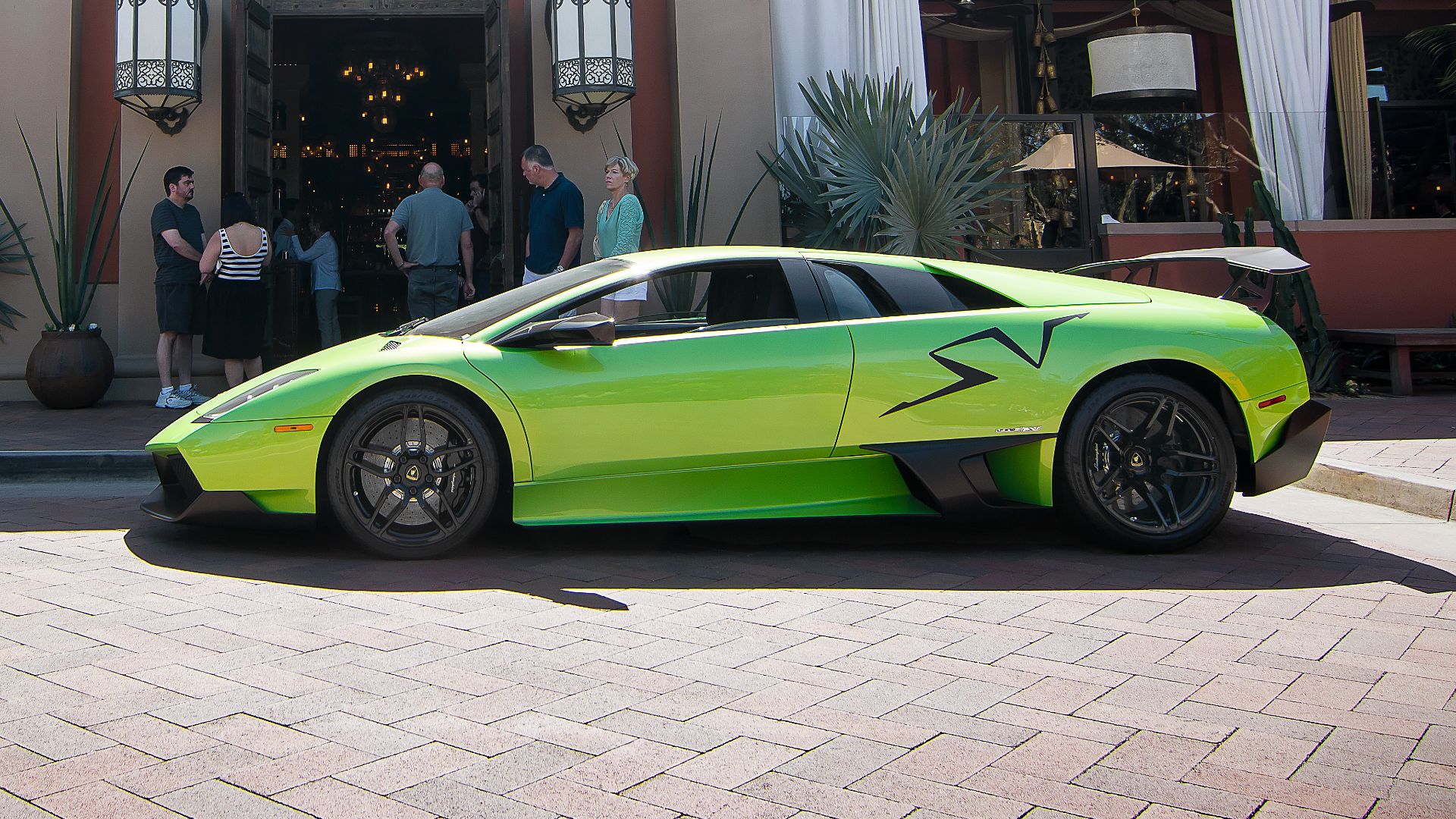 File:Verde Ithaca Lamborghini Murcielago LP670-4 SV (17057451218).jpg