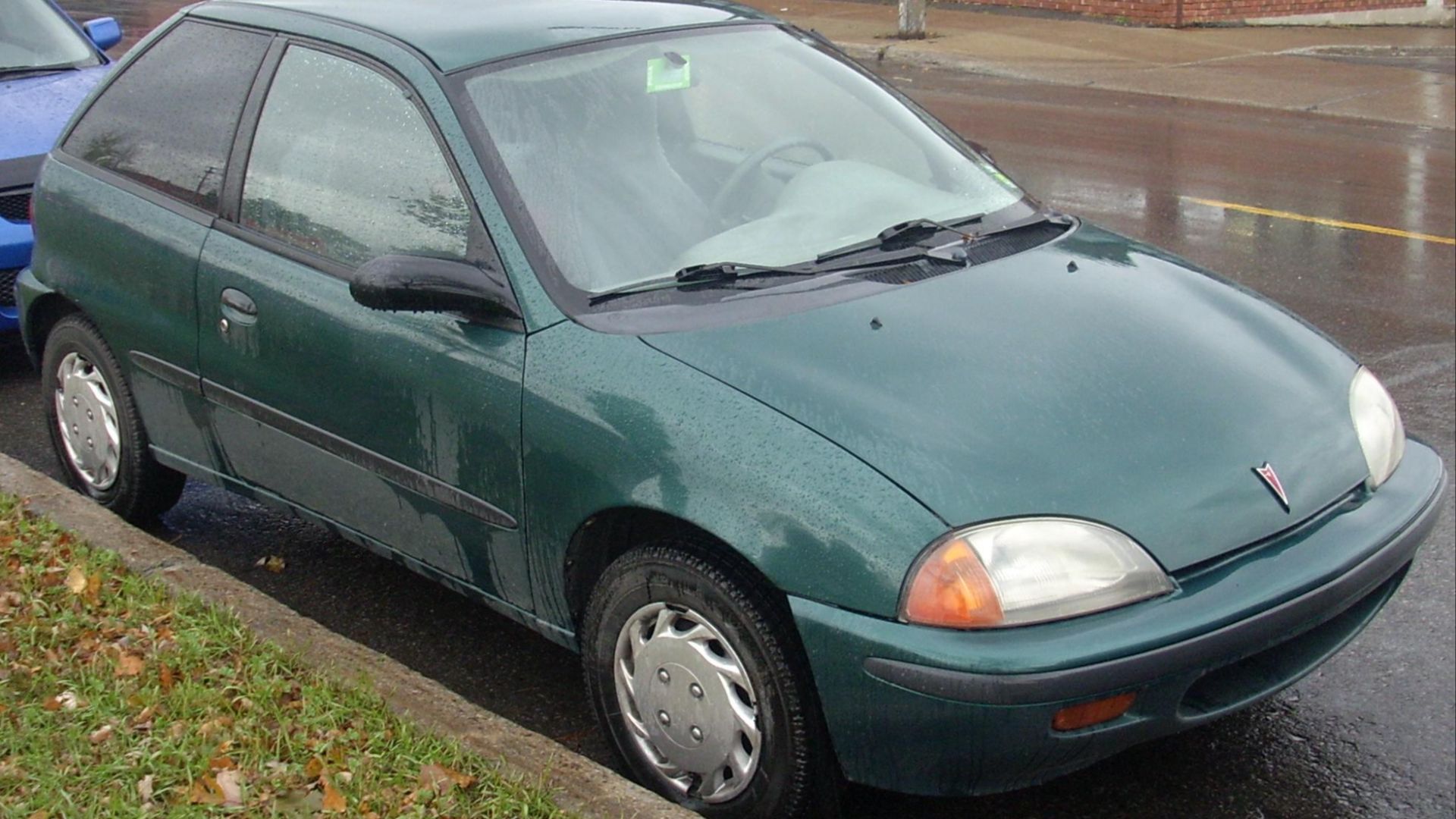 File:'95-'97 Pontiac Firefly Hatch.JPG