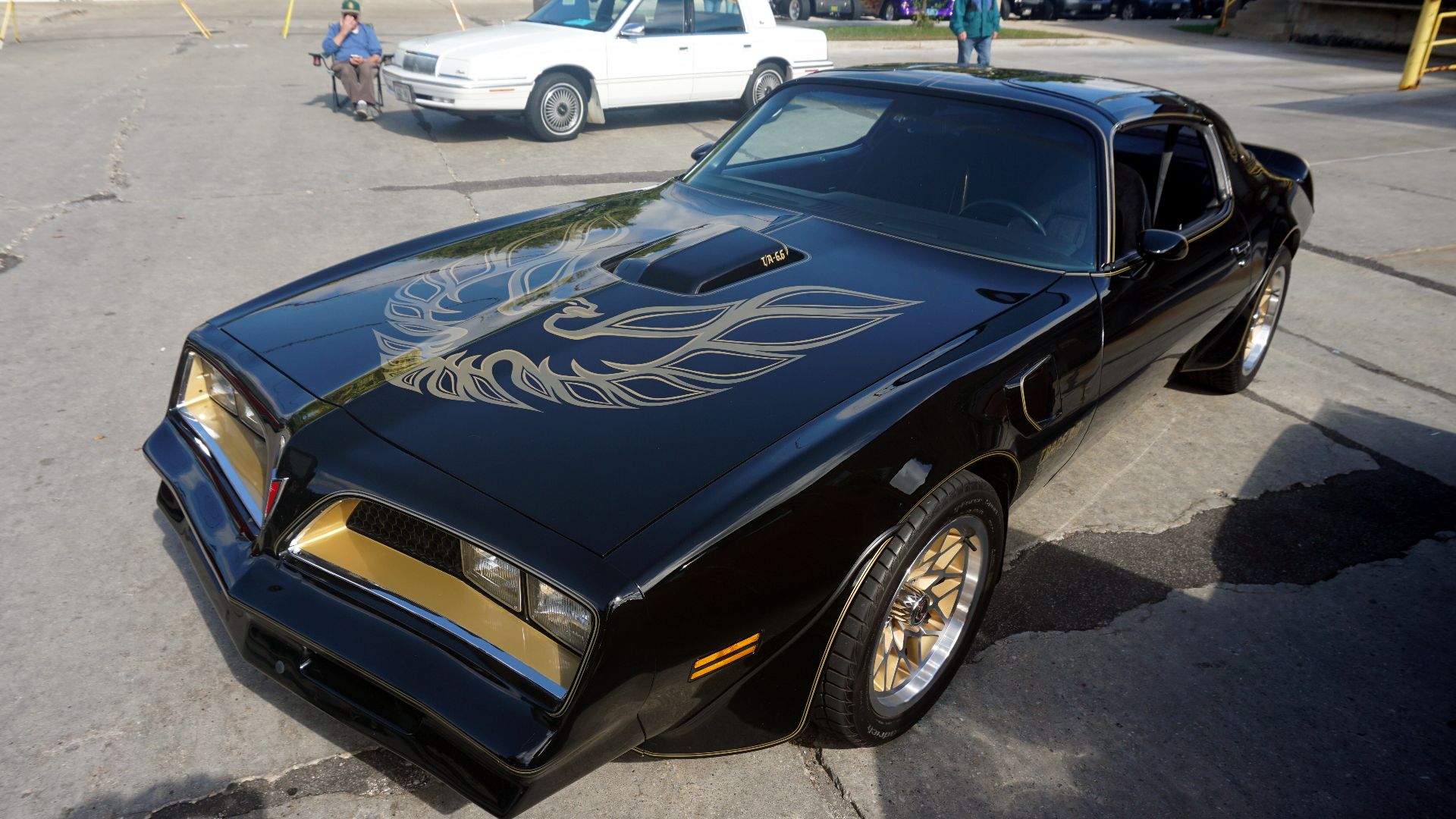 File:2022 Downtown West Allis Classic Car Show 048 (1977 Pontiac Firebird).jpg