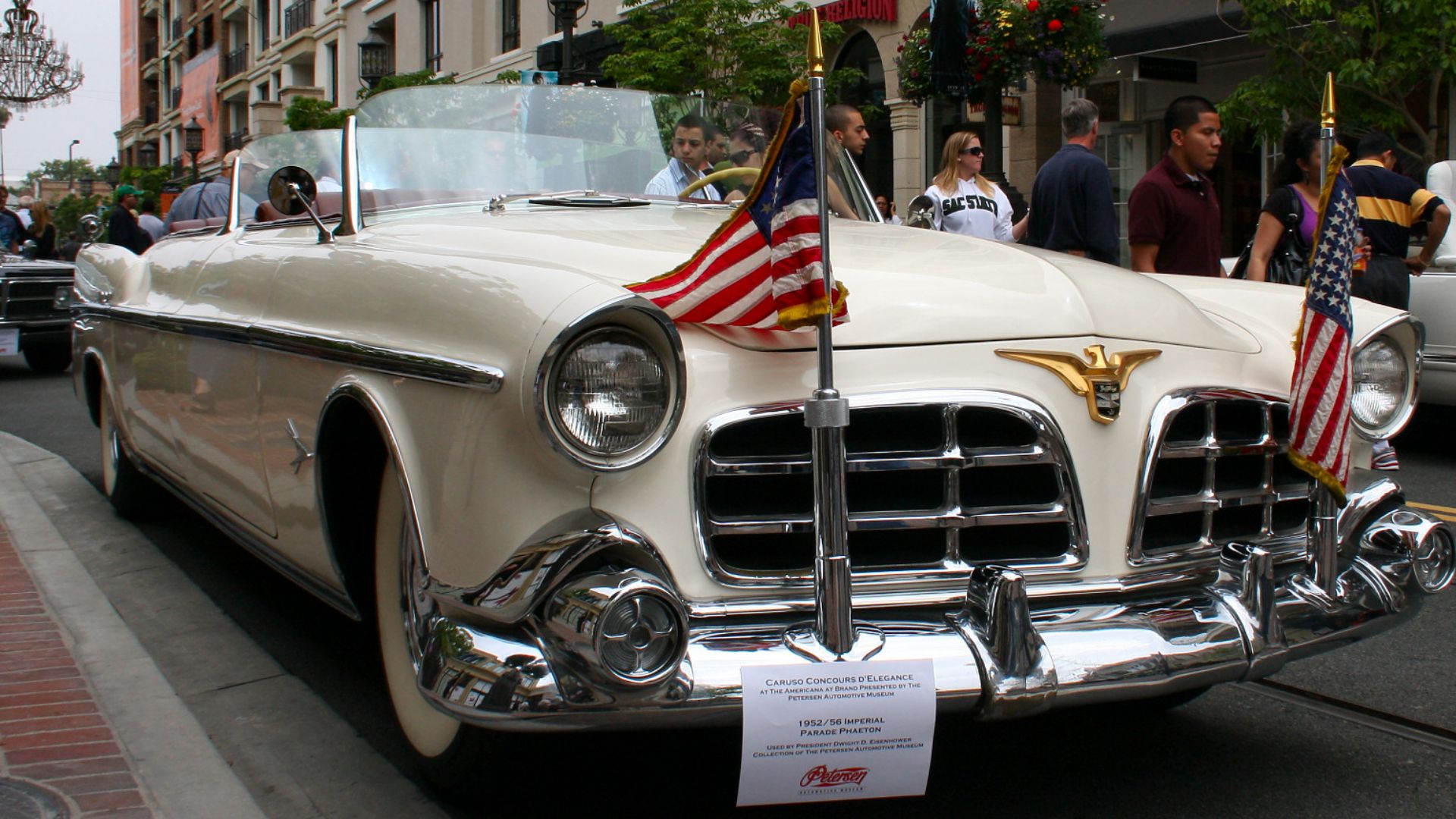 File:1956 Imperial Parade Phaeton - Dwight Eisenhower car - fvr.jpg
