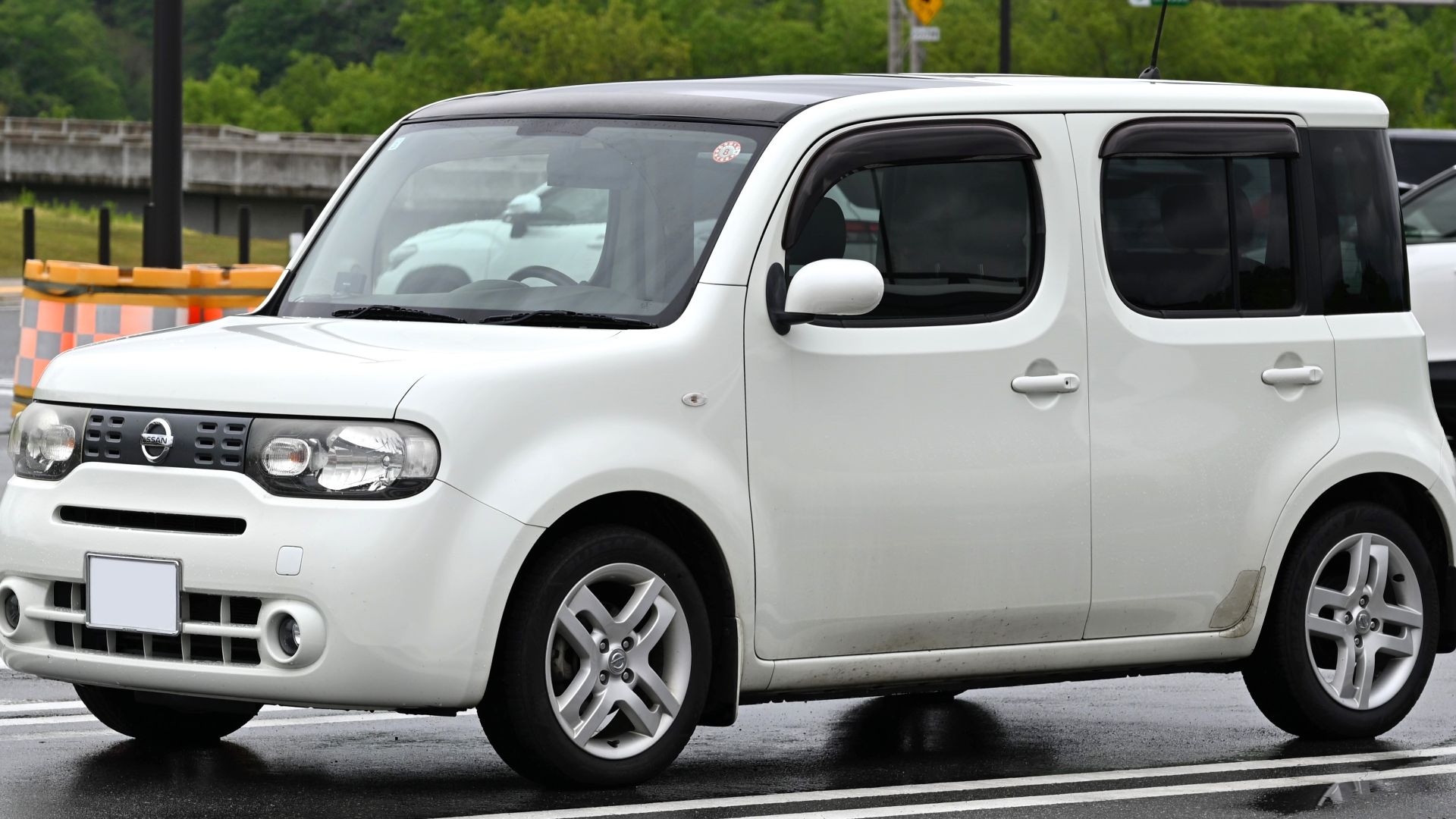 File:2008-2012 Nissan Cube 15G.jpg