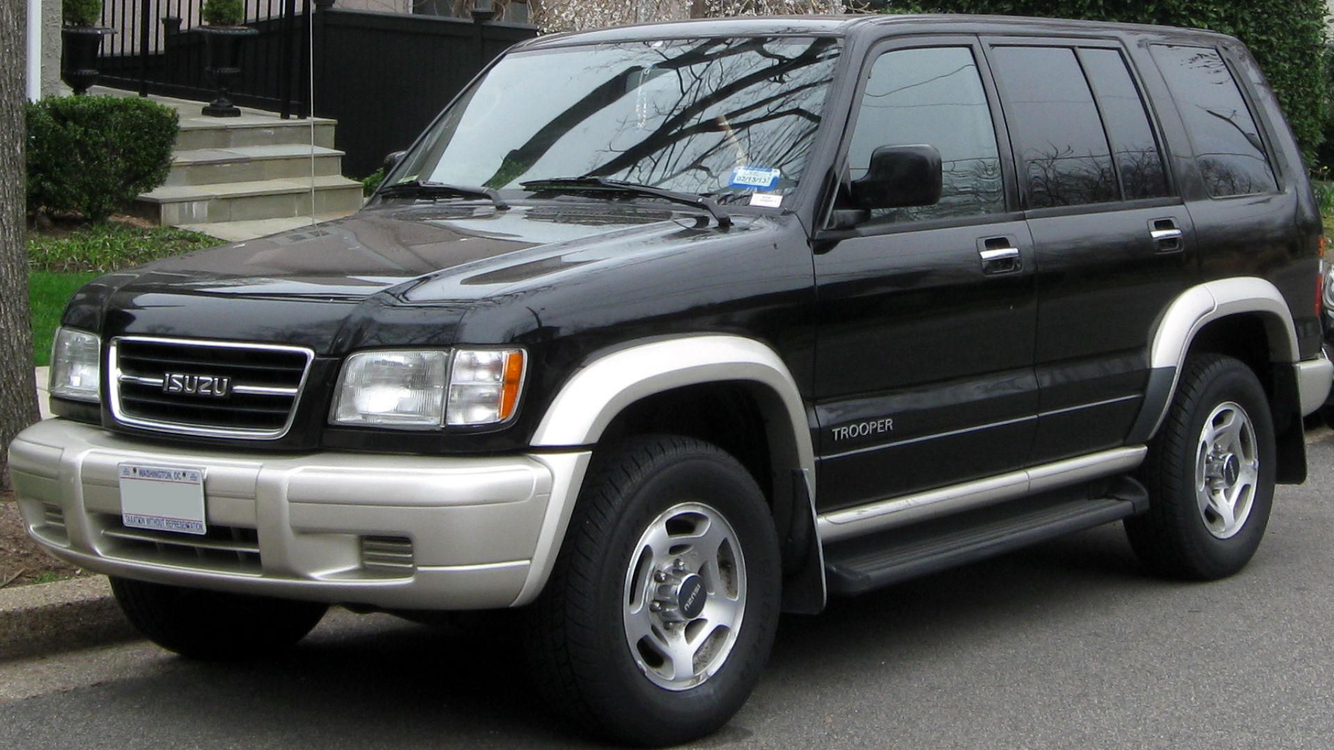 File:Isuzu Trooper -- 03-16-2012.JPG