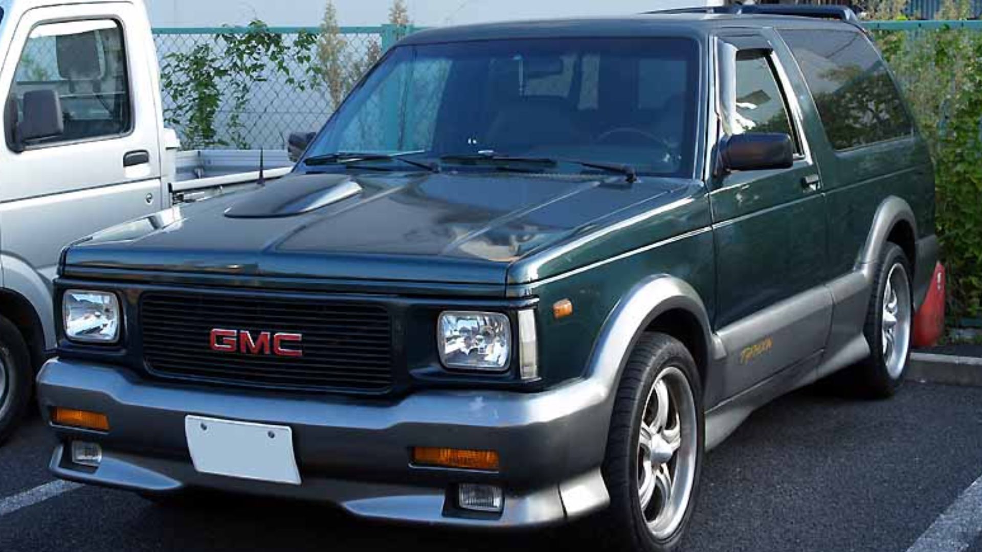 File:GMC-Typhoon...jpg
