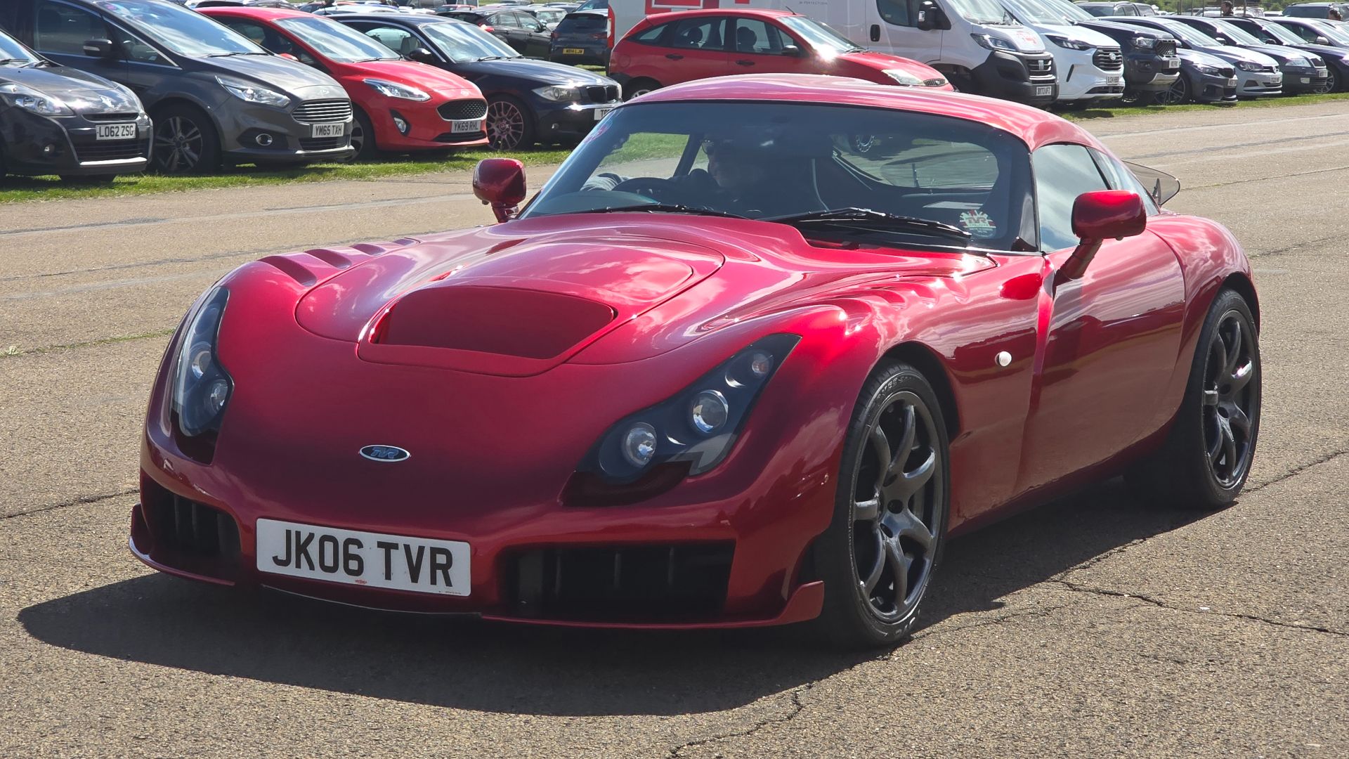File:2006 TVR Sagaris (75210).jpg