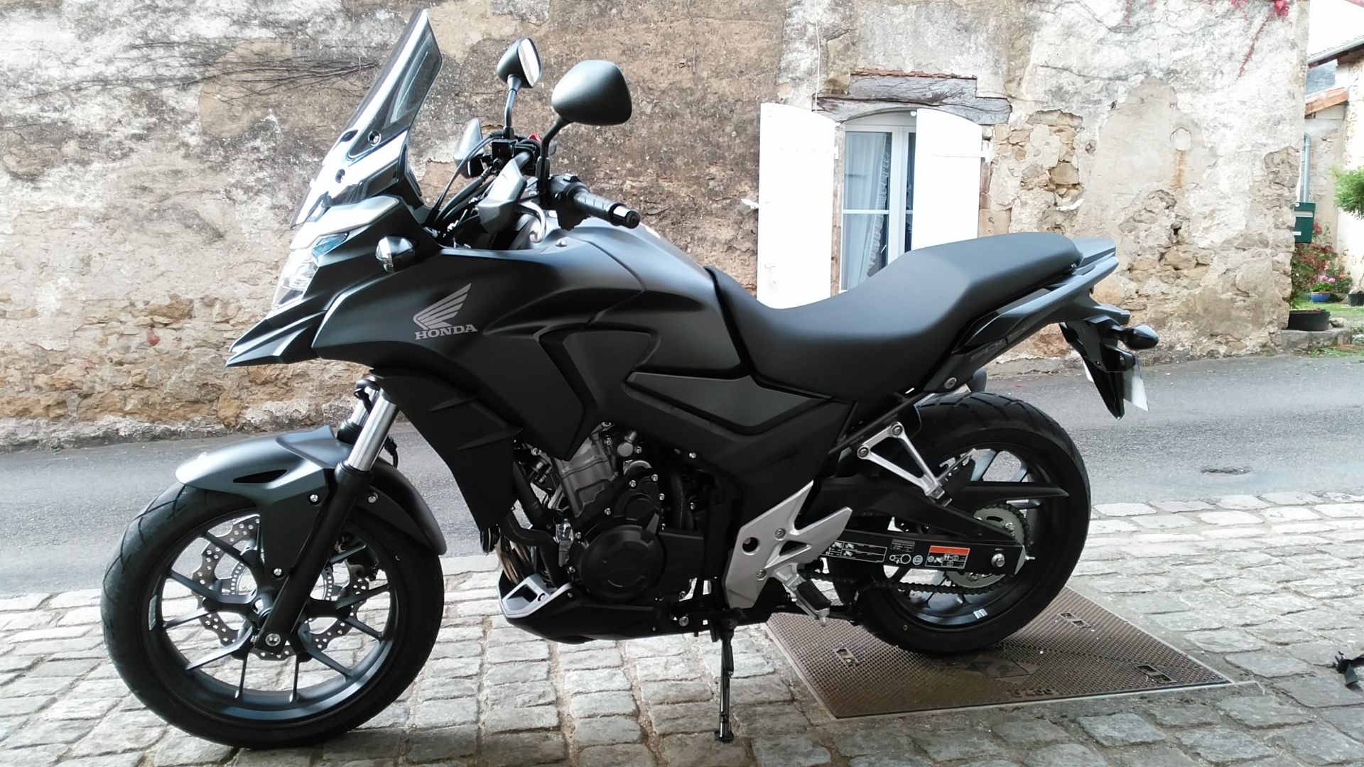 File:2016-Honda-CB500X-left.jpg