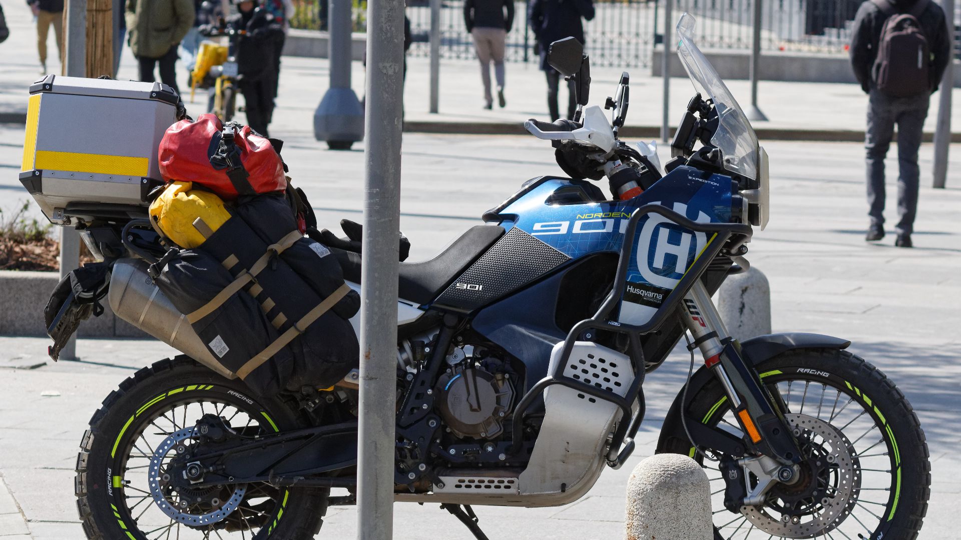 File:Moscow, Husqvarna 901 Norden motorcycle, April 2025 02.jpg