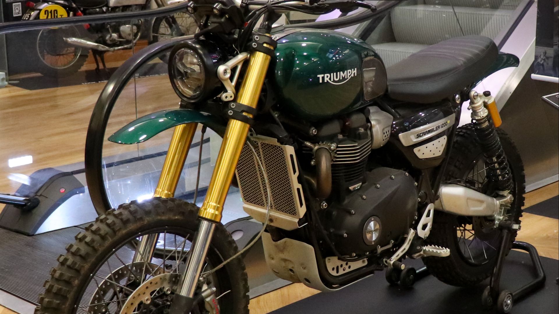 File:2019 Triumph Scrambler 1200 XE Guy Martin custom built.jpg