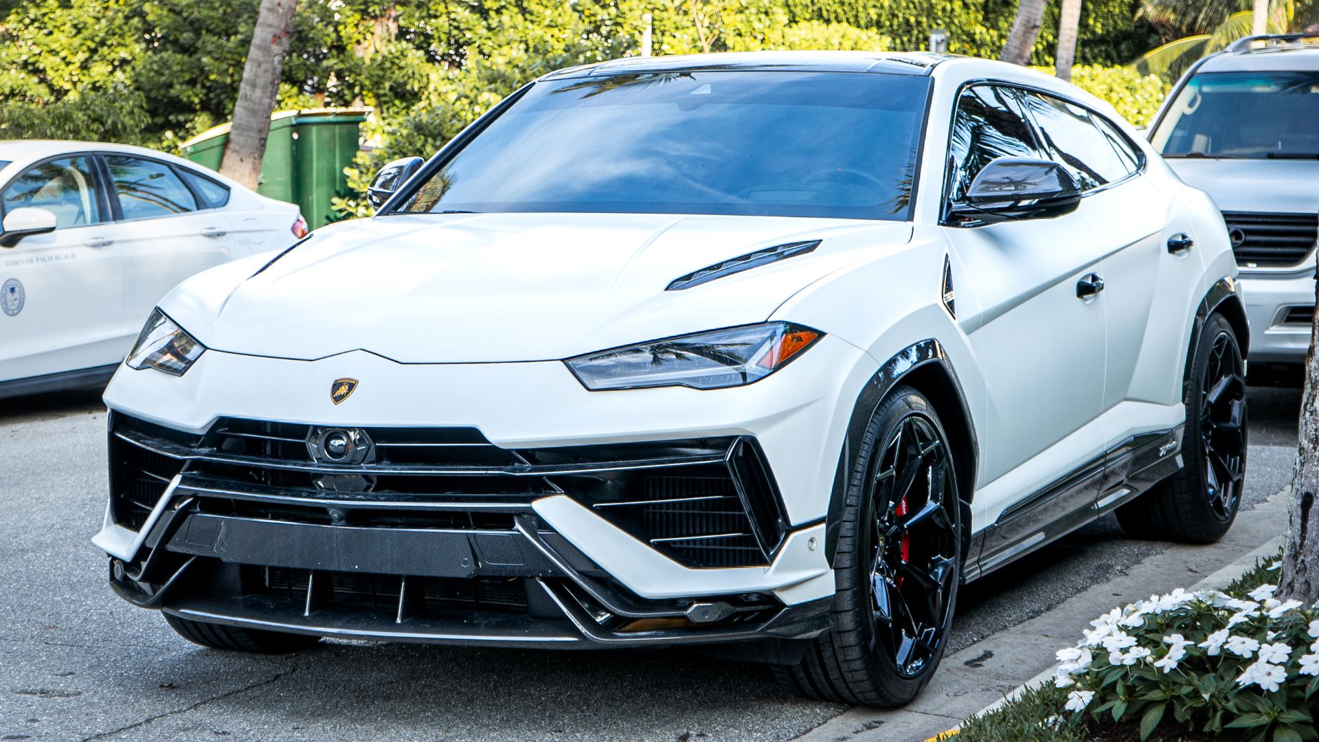 File:Lamborghini Urus Performante Miami Metro Area, USA.jpg