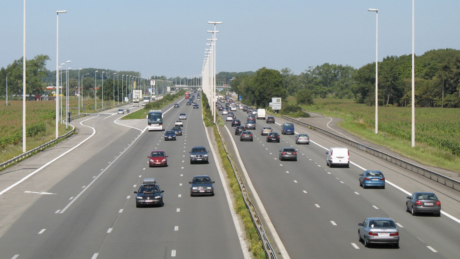 File:E40 Jabbeke.jpg