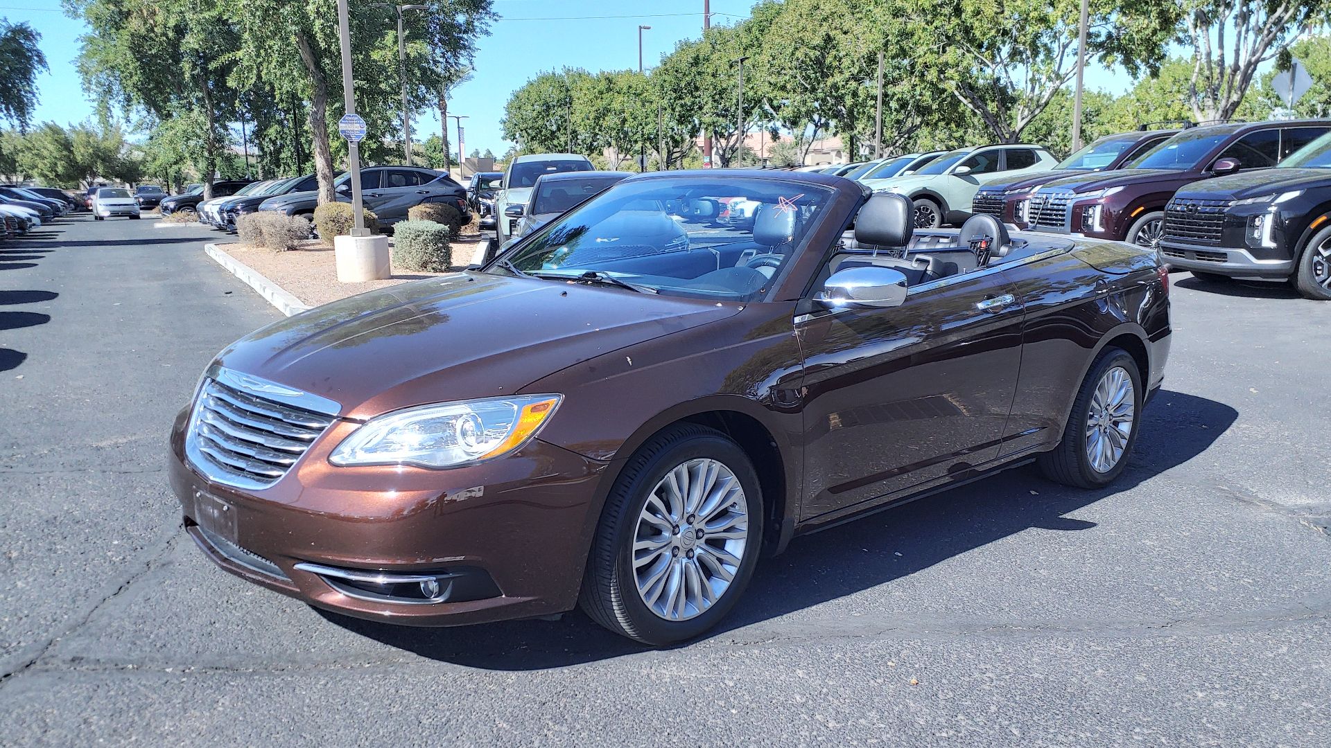 File:13 Chrysler 200 Convertible Limited.jpg