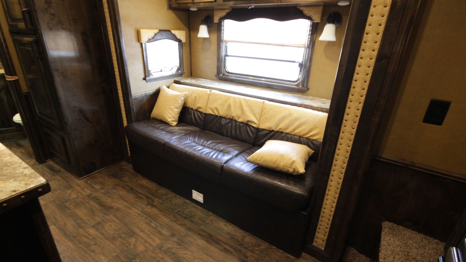 File:Horse Trailer with Living Quarters Video Walkthrough – 2015 Cimarron Norstar - 20653905108.jpg