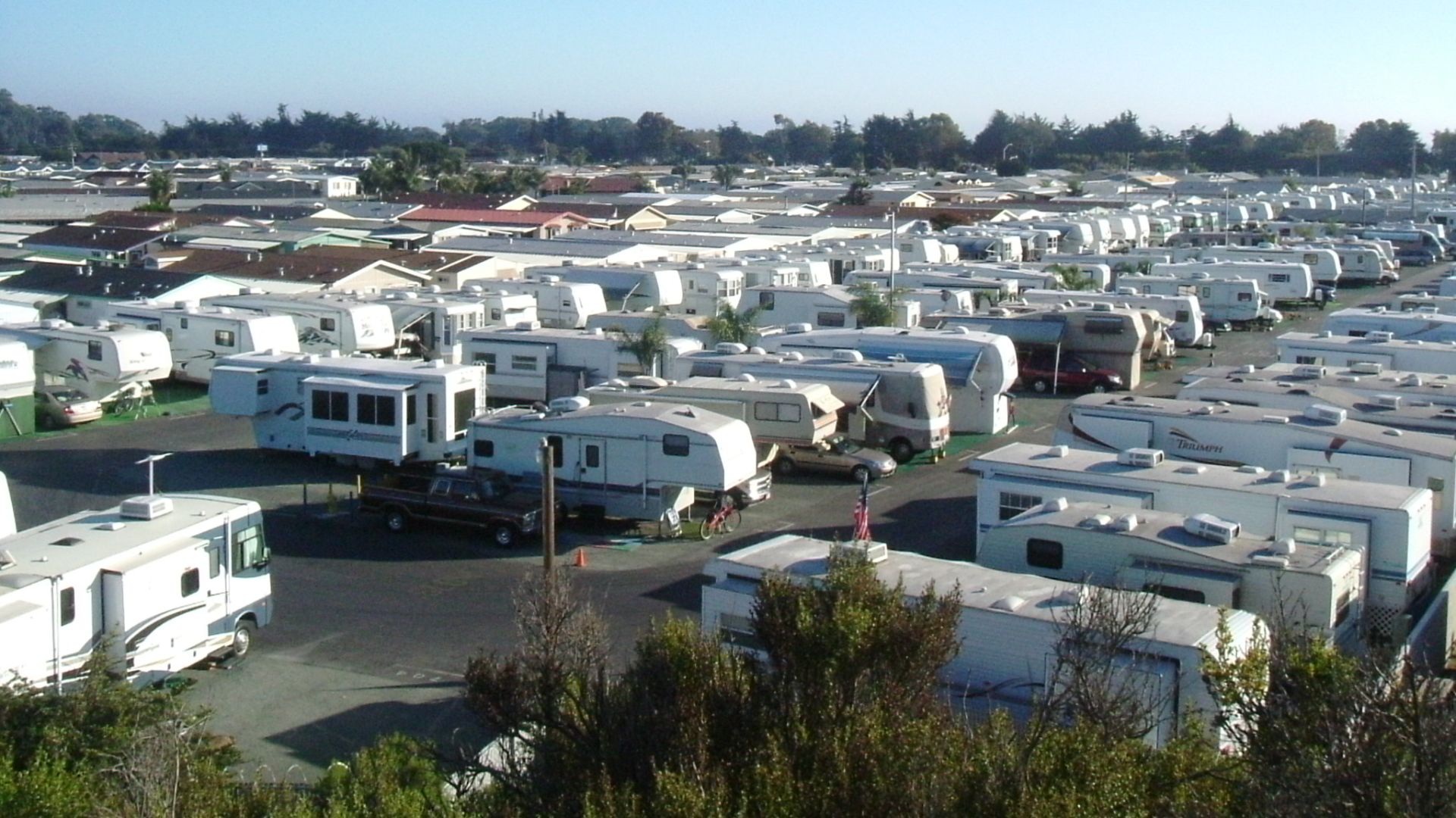 File:RV park Near Pismo Beach 2006 (10376518506).jpg