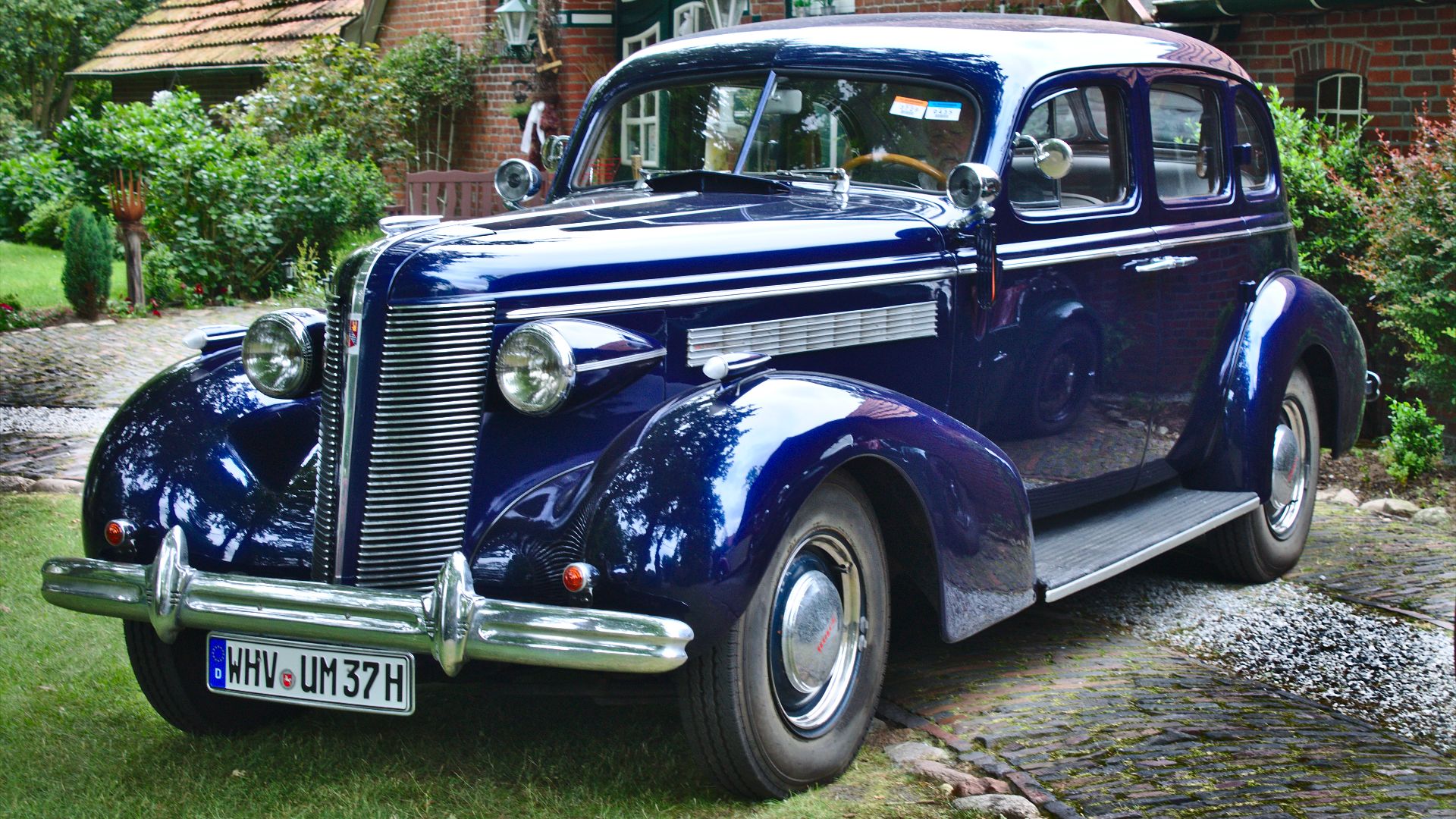 File:1937 Buick Roadmaster 80.jpg