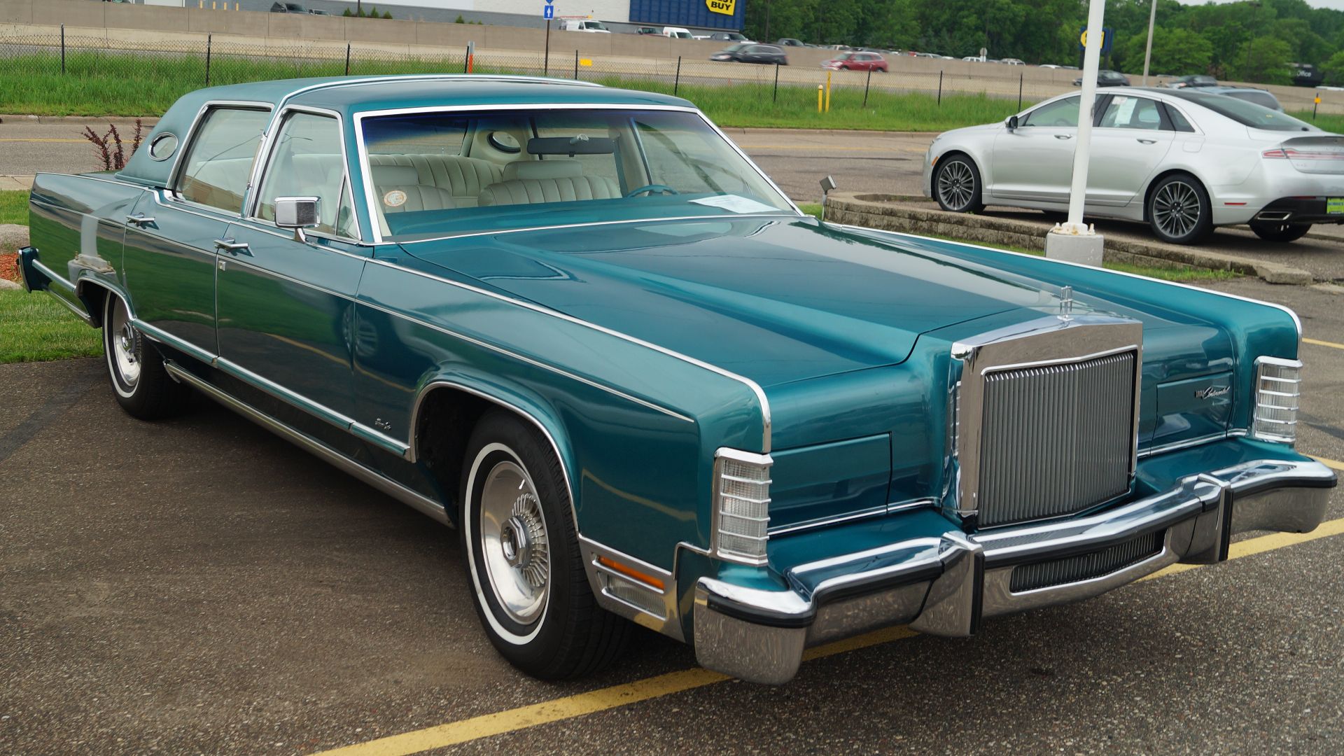 File:1979 Lincoln Continental Town Car (27297185836).jpg