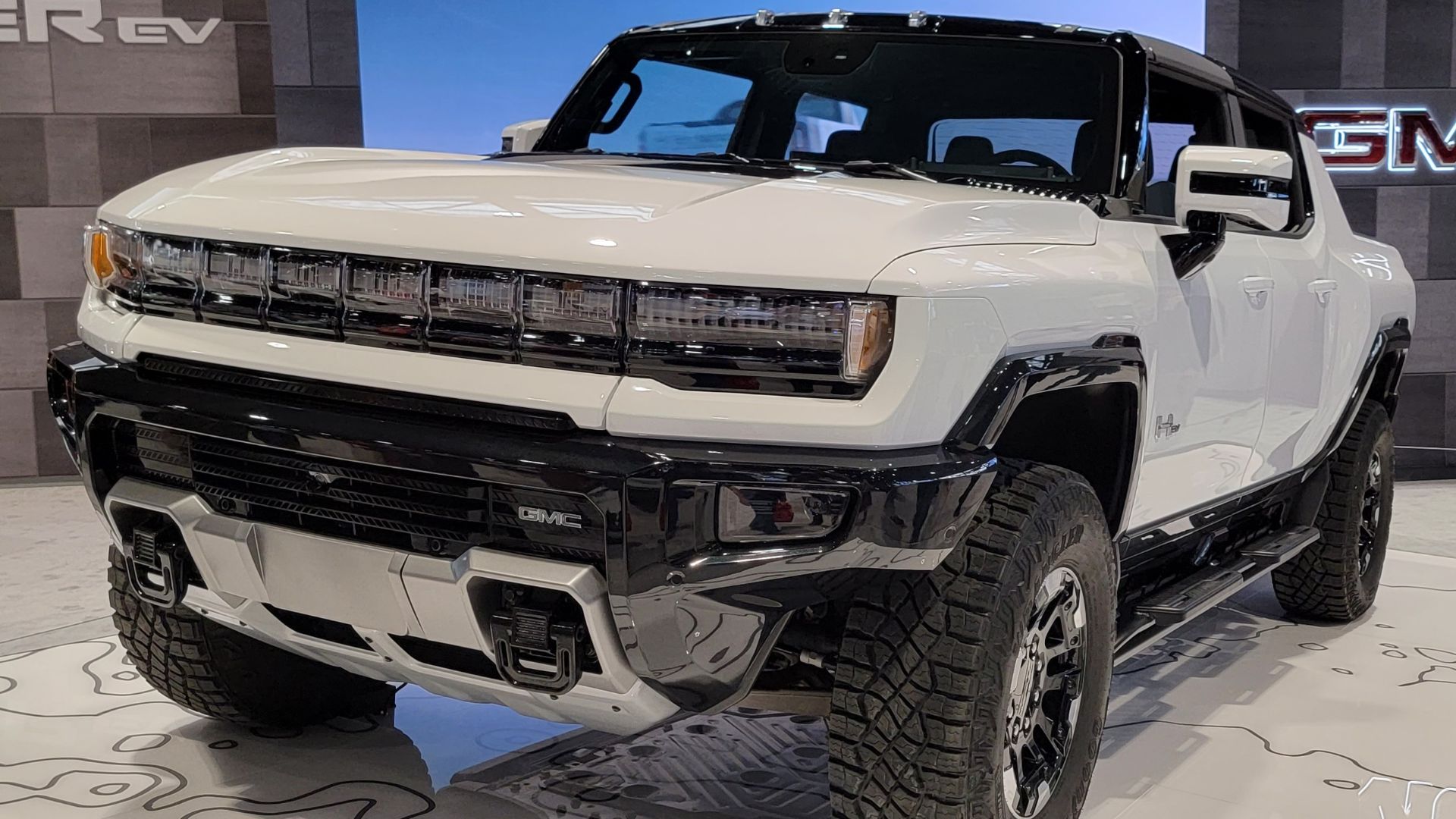 File:2022 GMC Hummer EV front.jpg