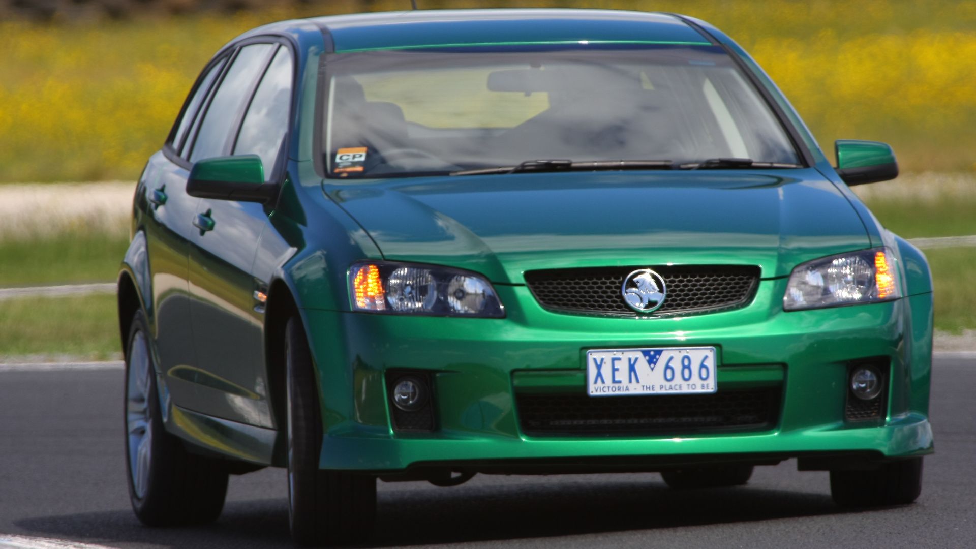 File:Holden Commodore (VE) during the ASBK Finale (4165475597).jpg