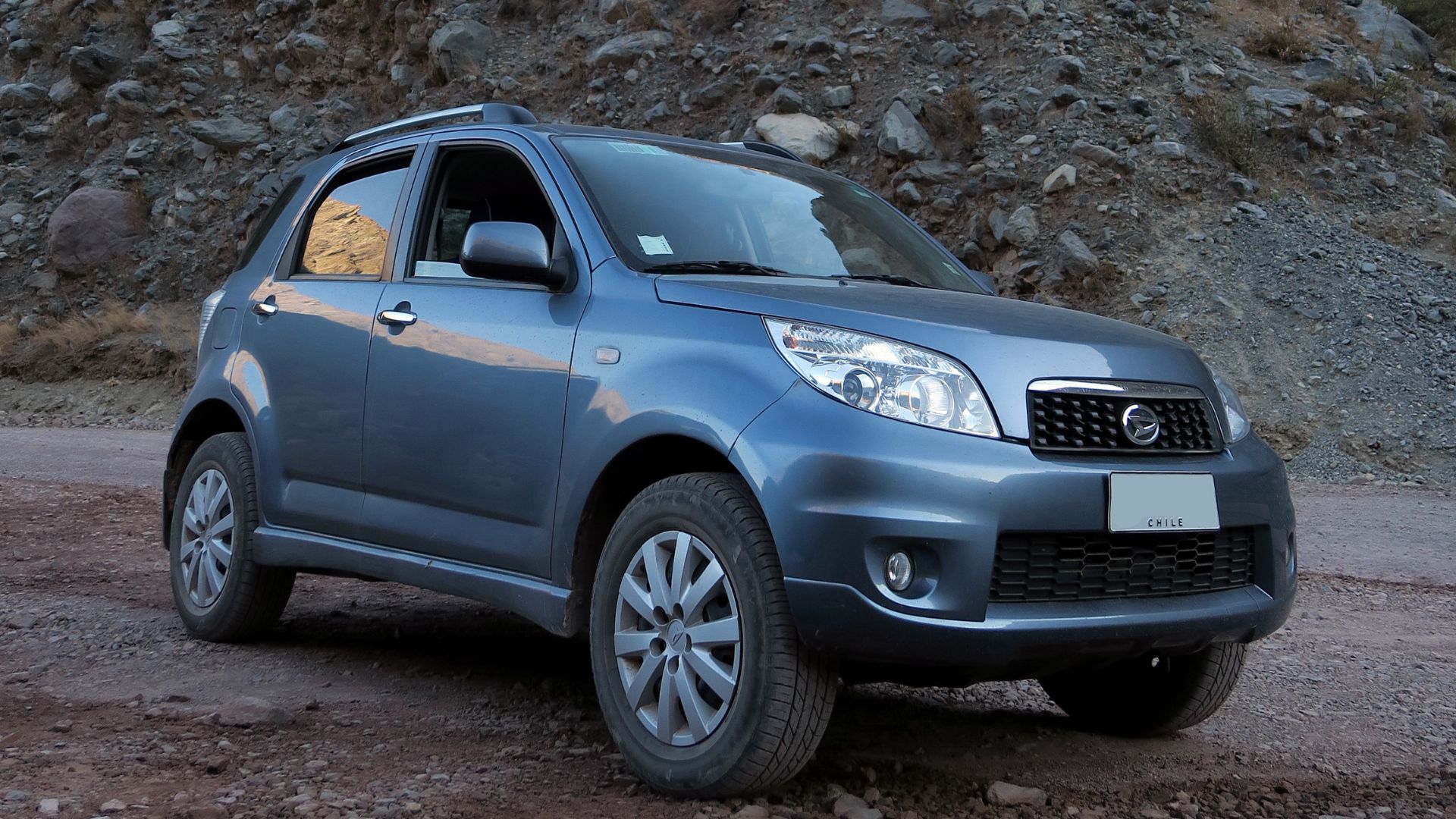 File:Daihatsu Terios (33188102262).jpg