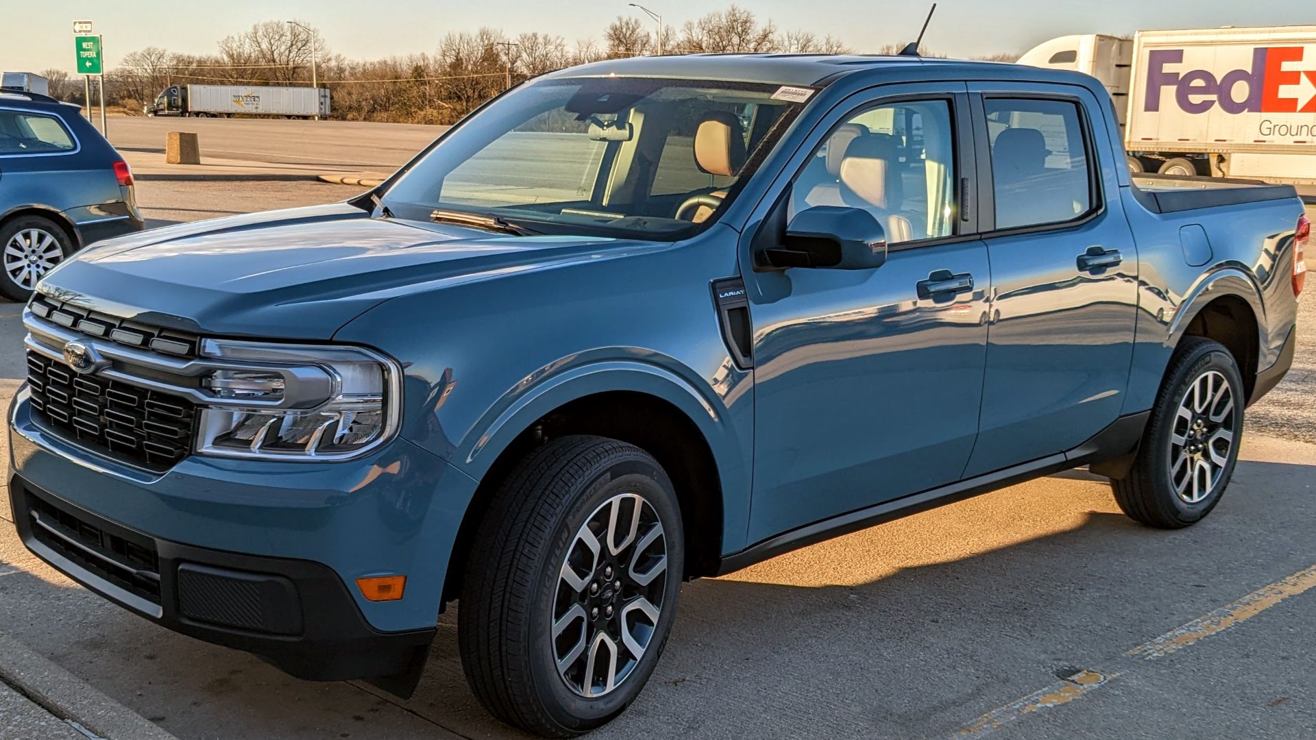 File:2022 Ford Maverick Lariat FWD Ecoboost.jpg